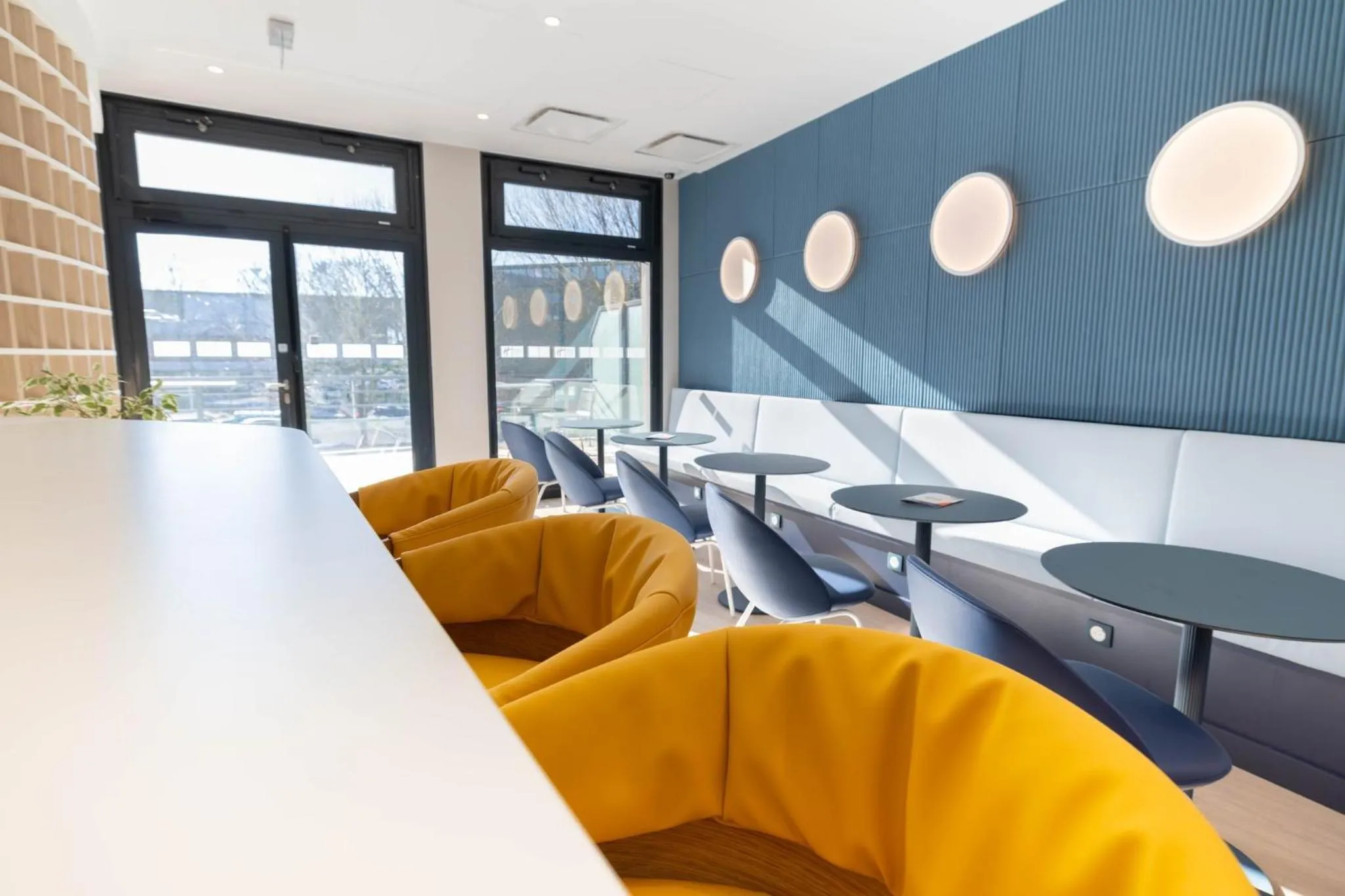 Property building in Holiday Inn Express Arras by IHG