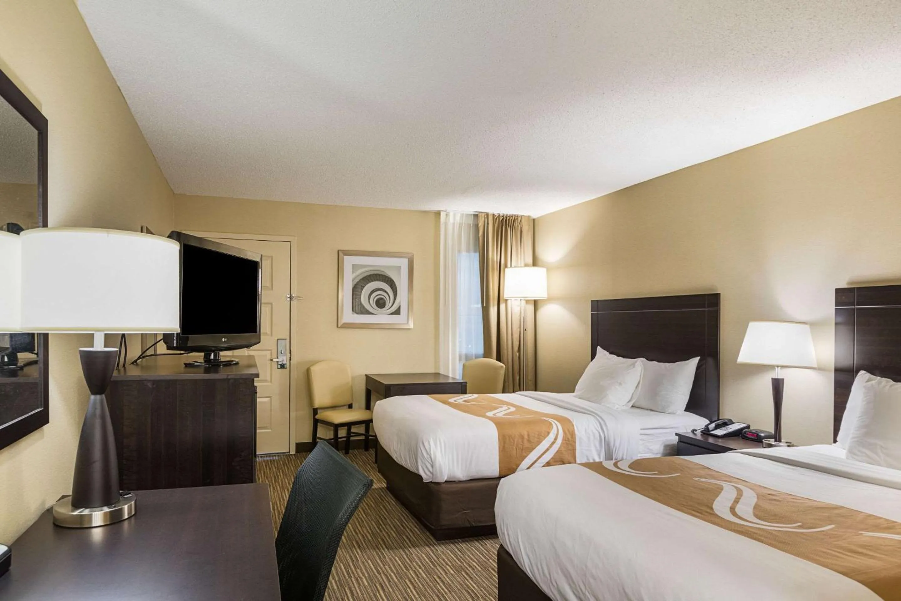 Photo of the whole room, Bed in Quality Inn University Lansing