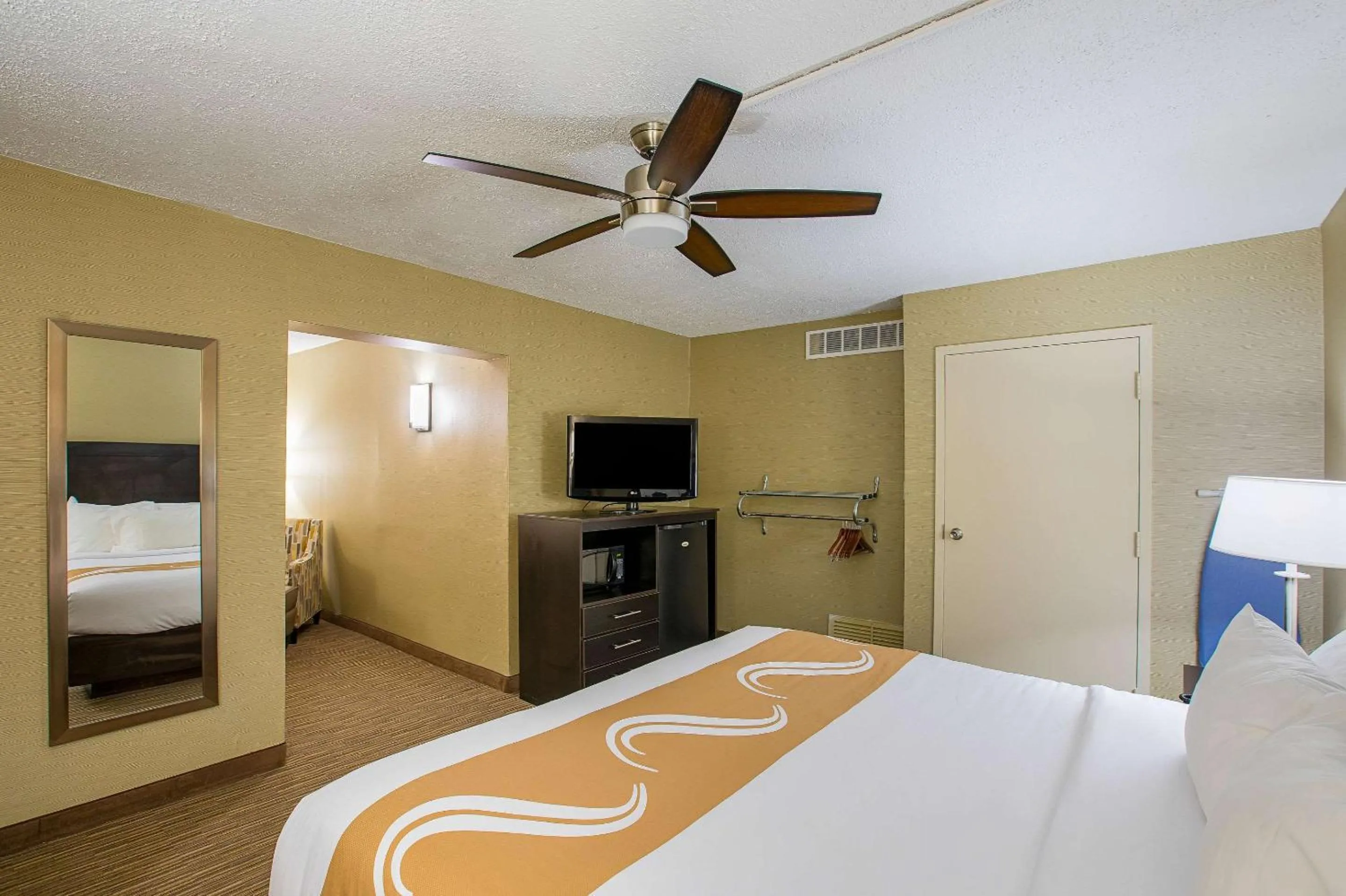 Photo of the whole room, Bed in Quality Inn University Lansing