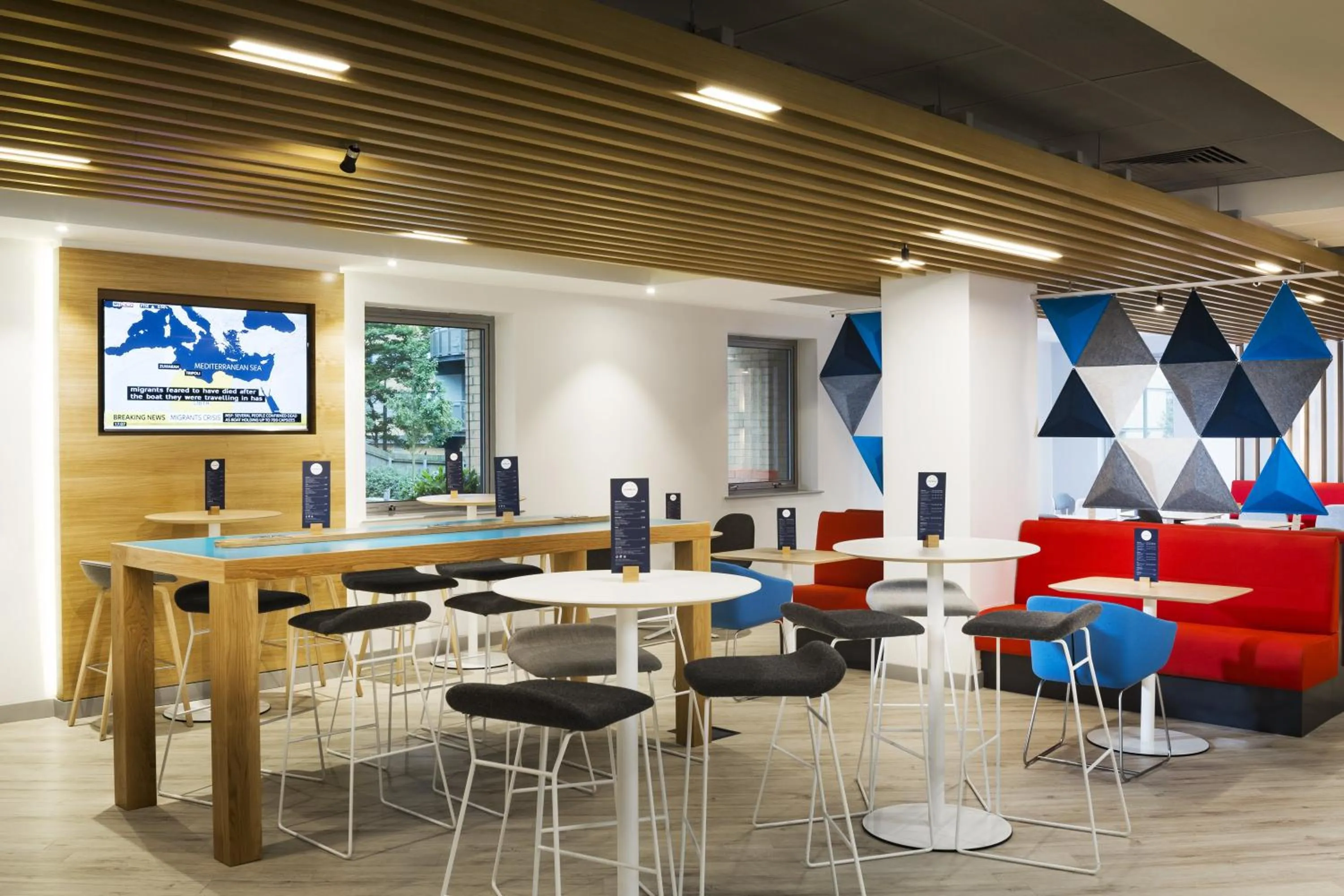 Breakfast in Holiday Inn Express Park Royal by IHG