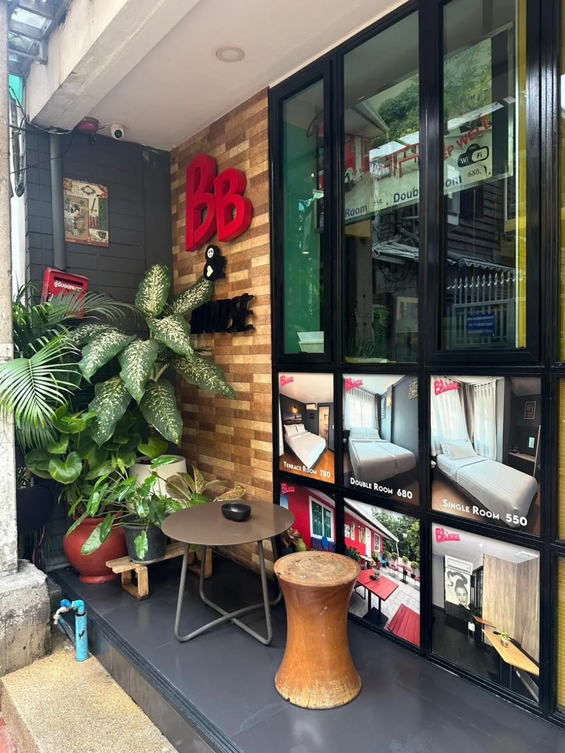 Property building in BB House Phra Athit