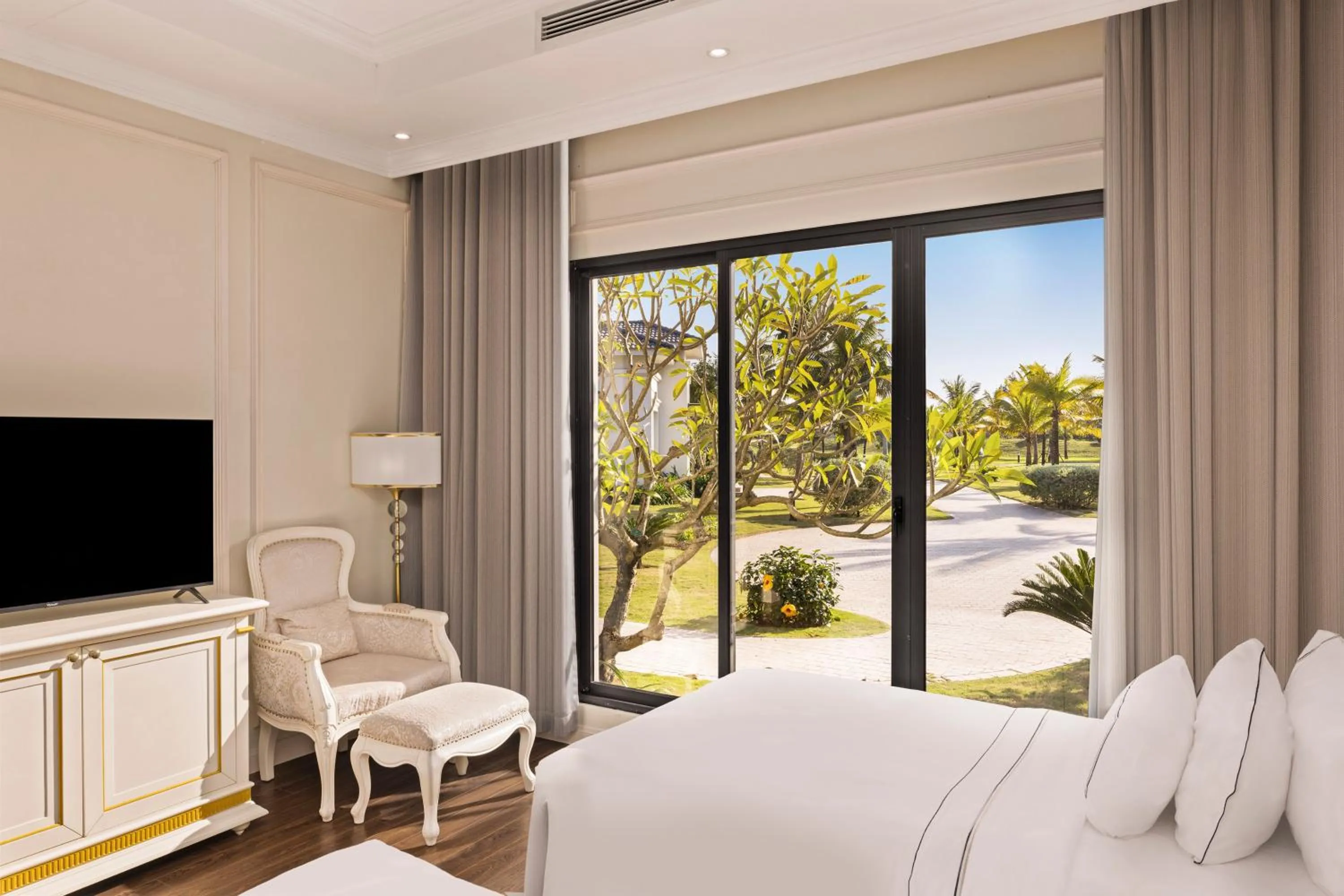 Bed in Vinpearl Cua Hoi, Affiliated by Melia