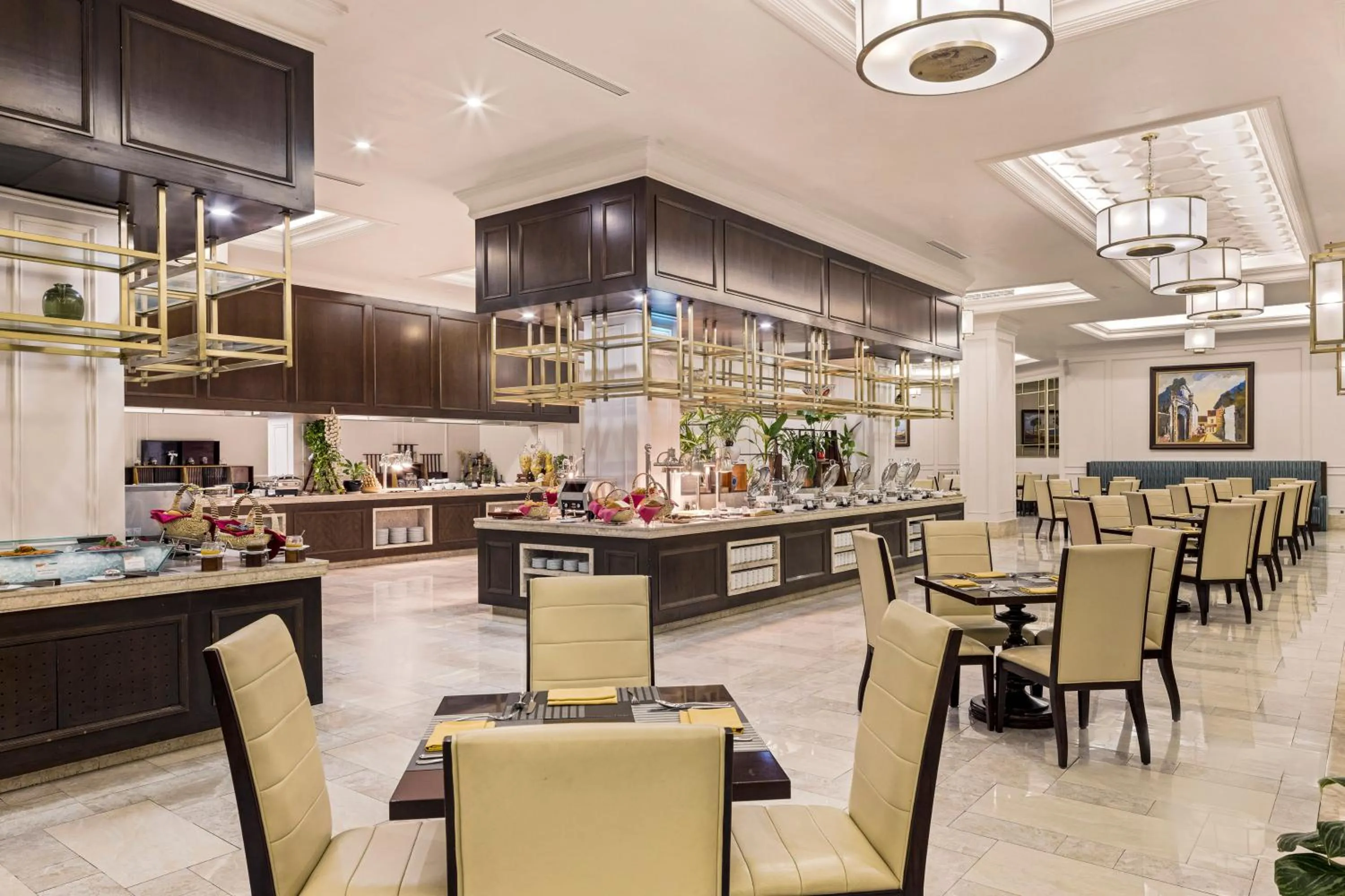 Restaurant/places to eat in Vinpearl Cua Hoi, Affiliated by Melia