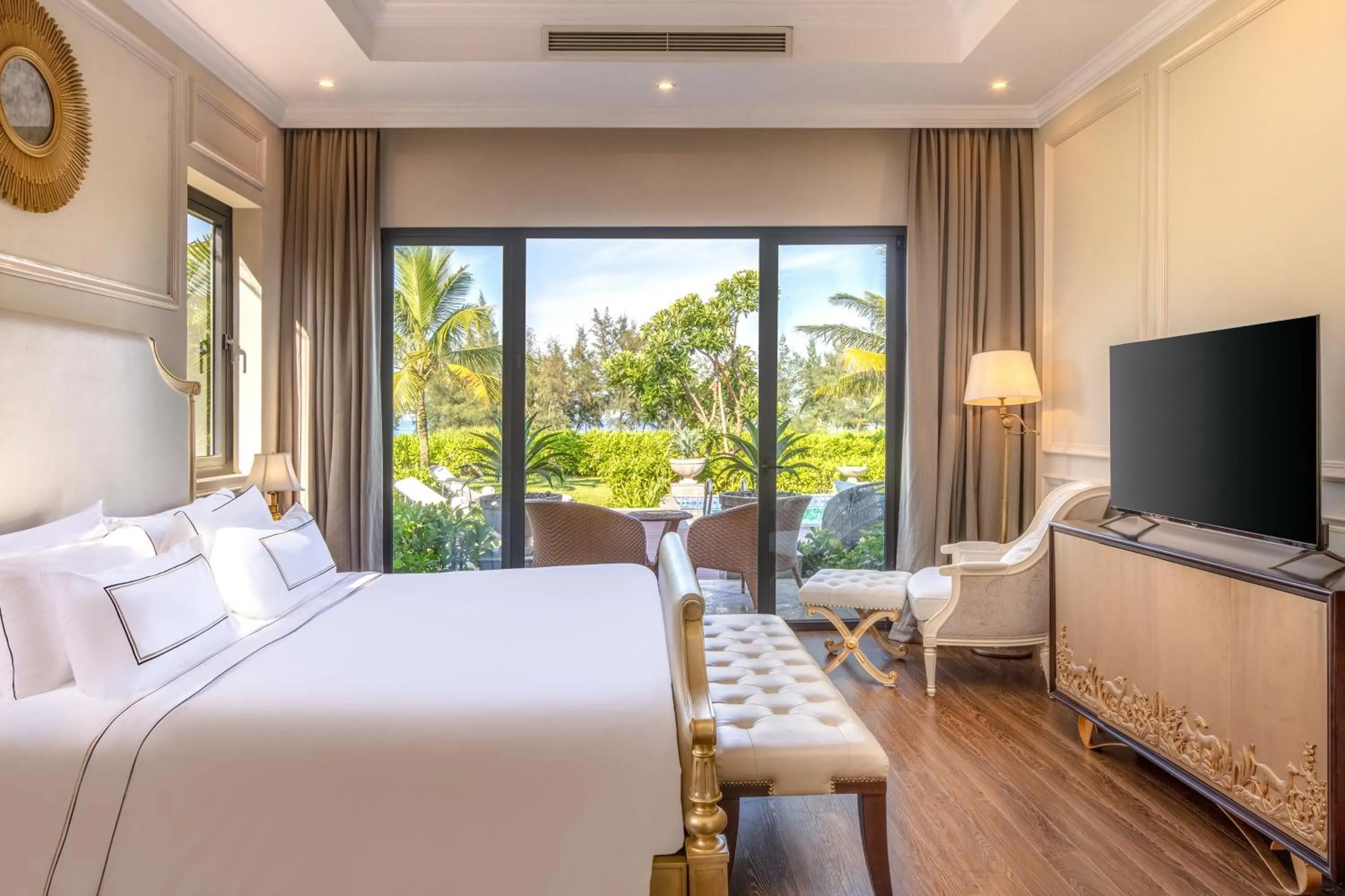 Bedroom, Bed in Meliá Vinpearl Cua Sot Beach Resort