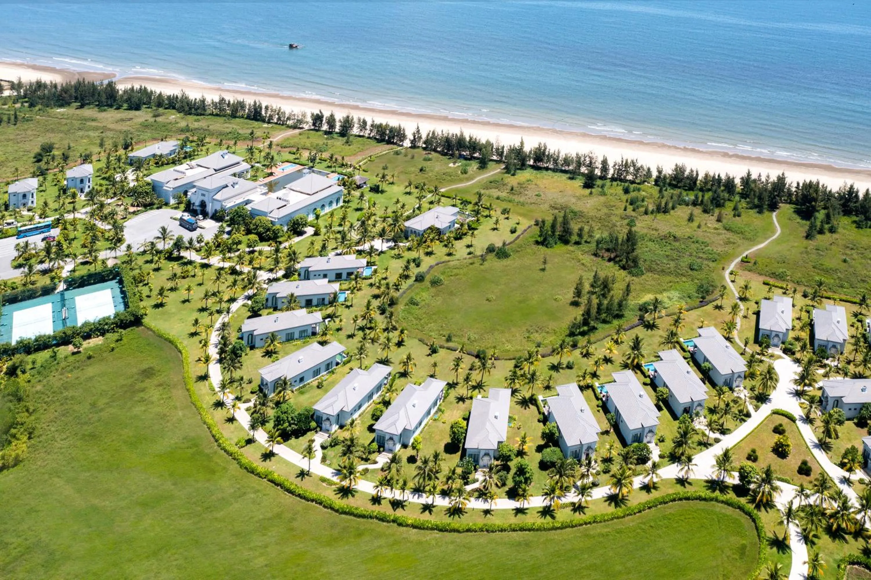 Meliá Vinpearl Cua Sot Beach Resort