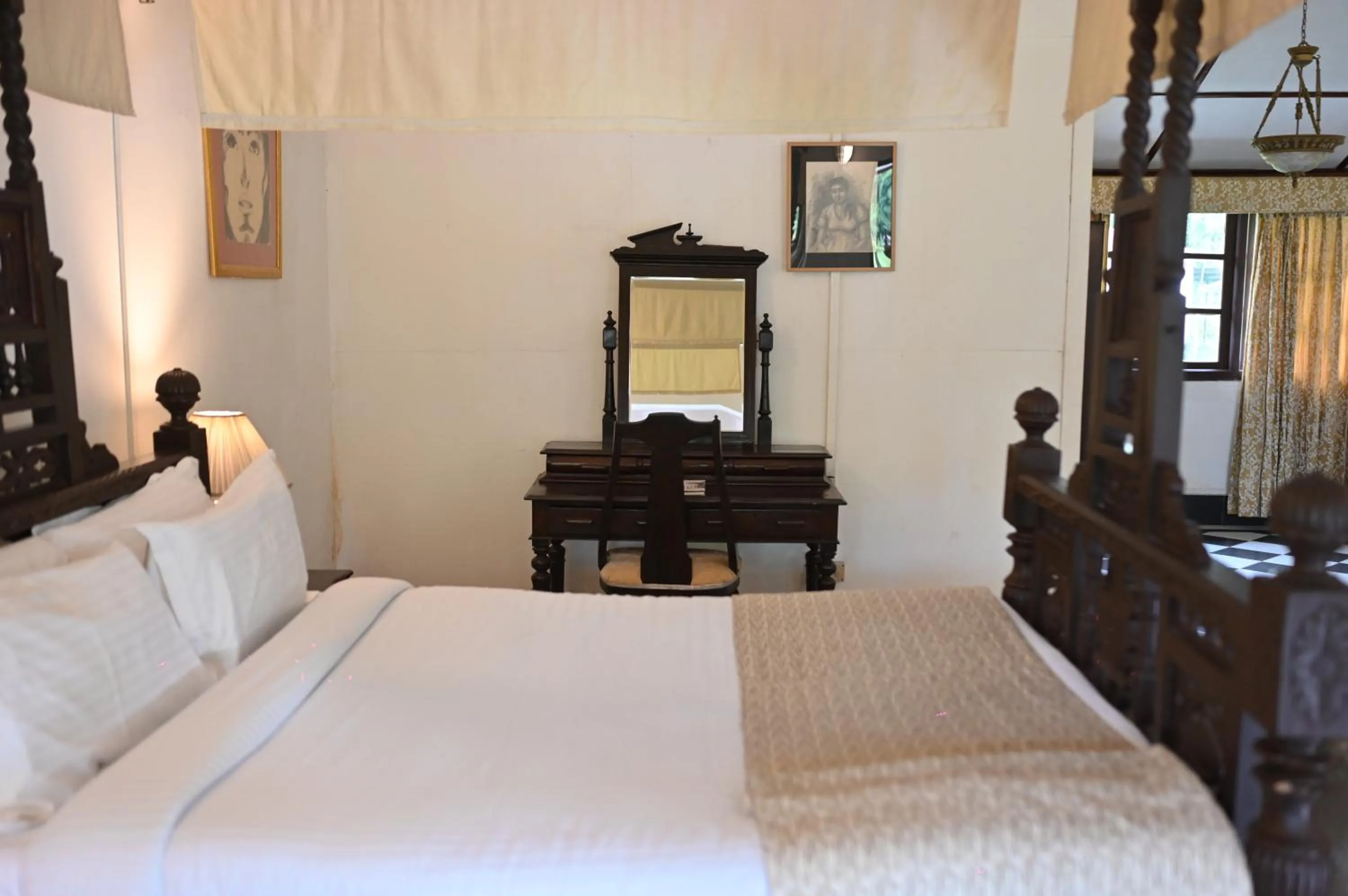 Bed in Banyan Grove