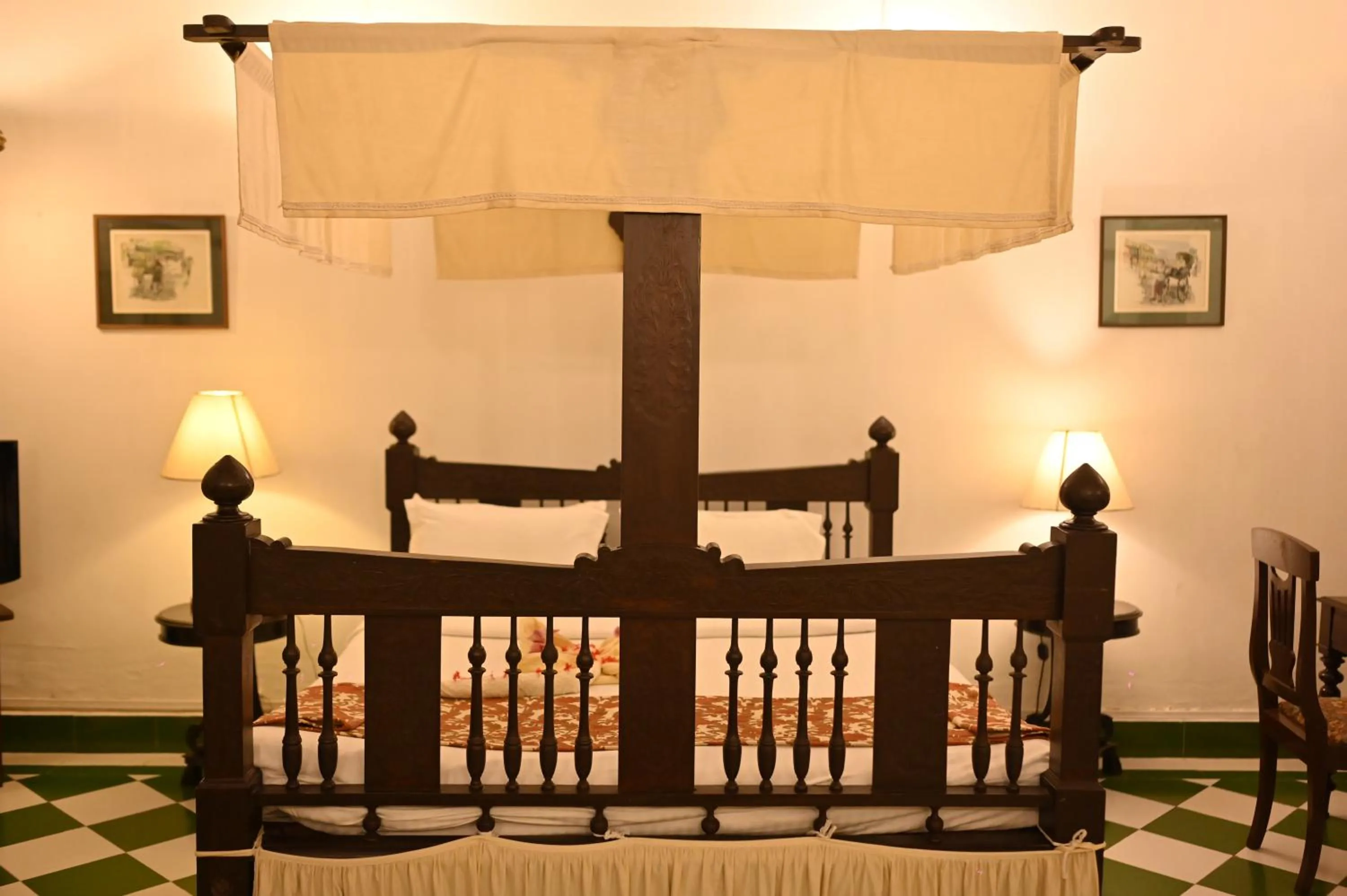 Bed in Banyan Grove