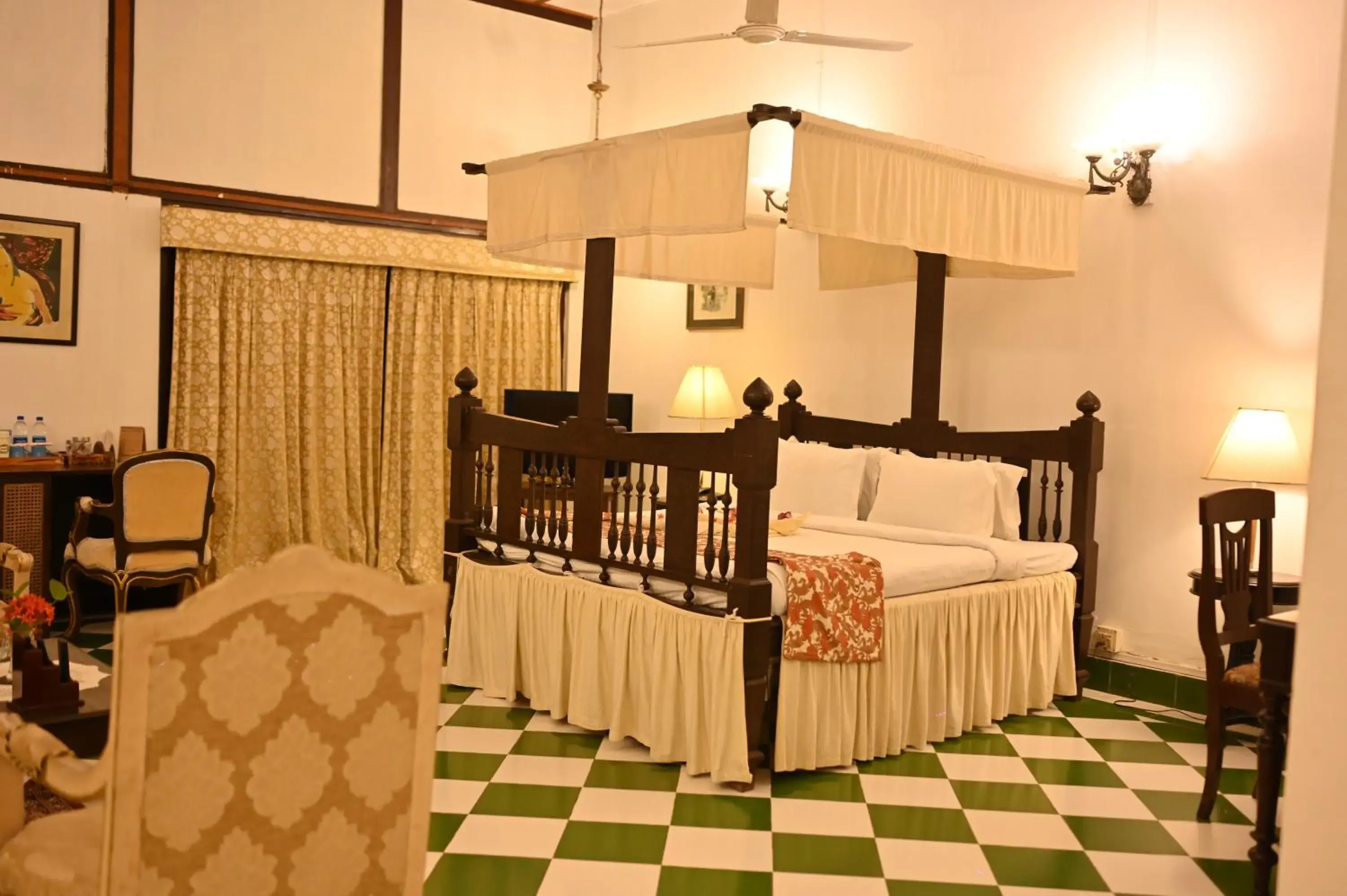 Deluxe King Room - single occupancy in Banyan Grove Deluxe King Room - single occupancy in Banyan Grove
