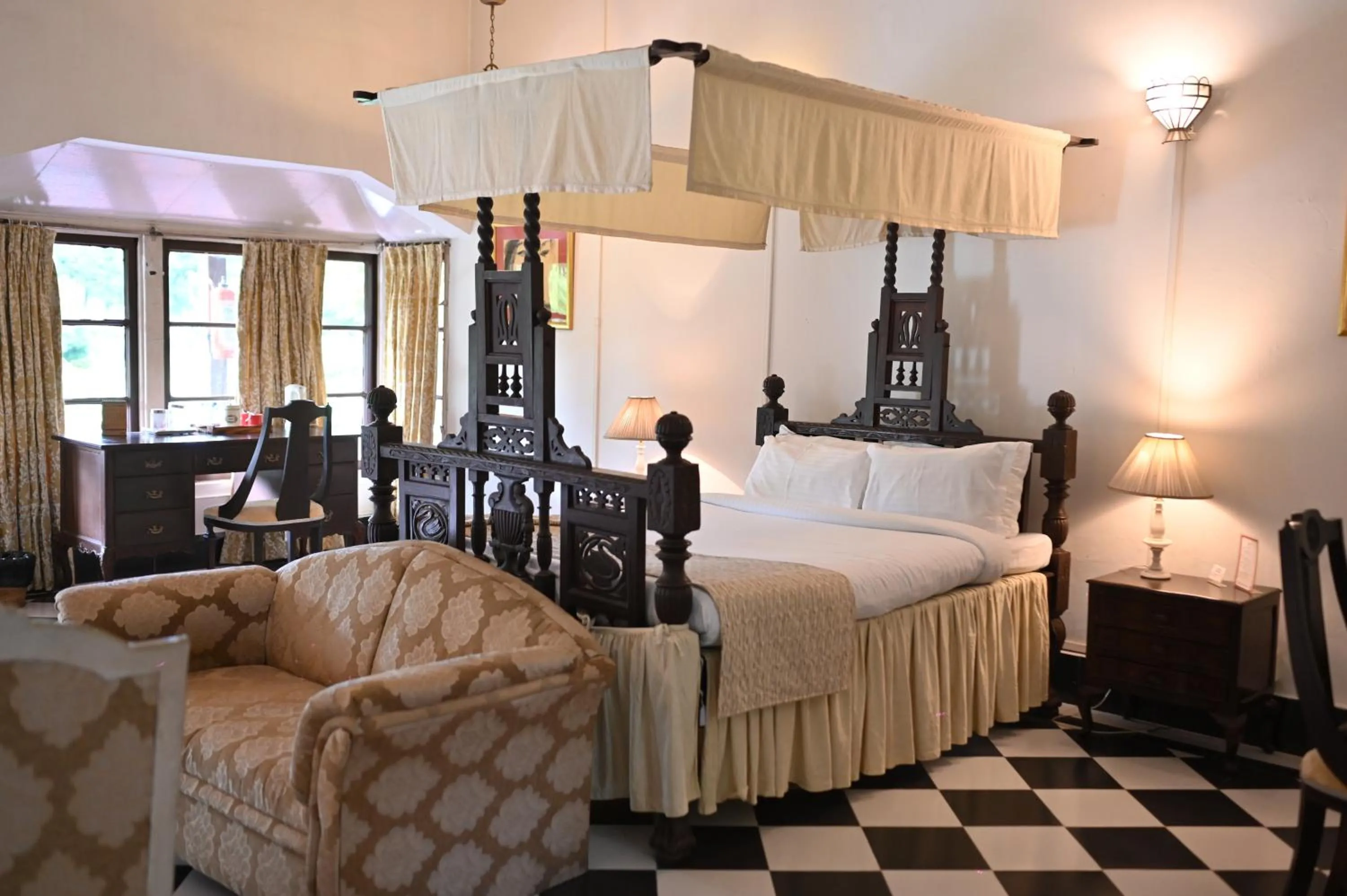 Bed in Banyan Grove