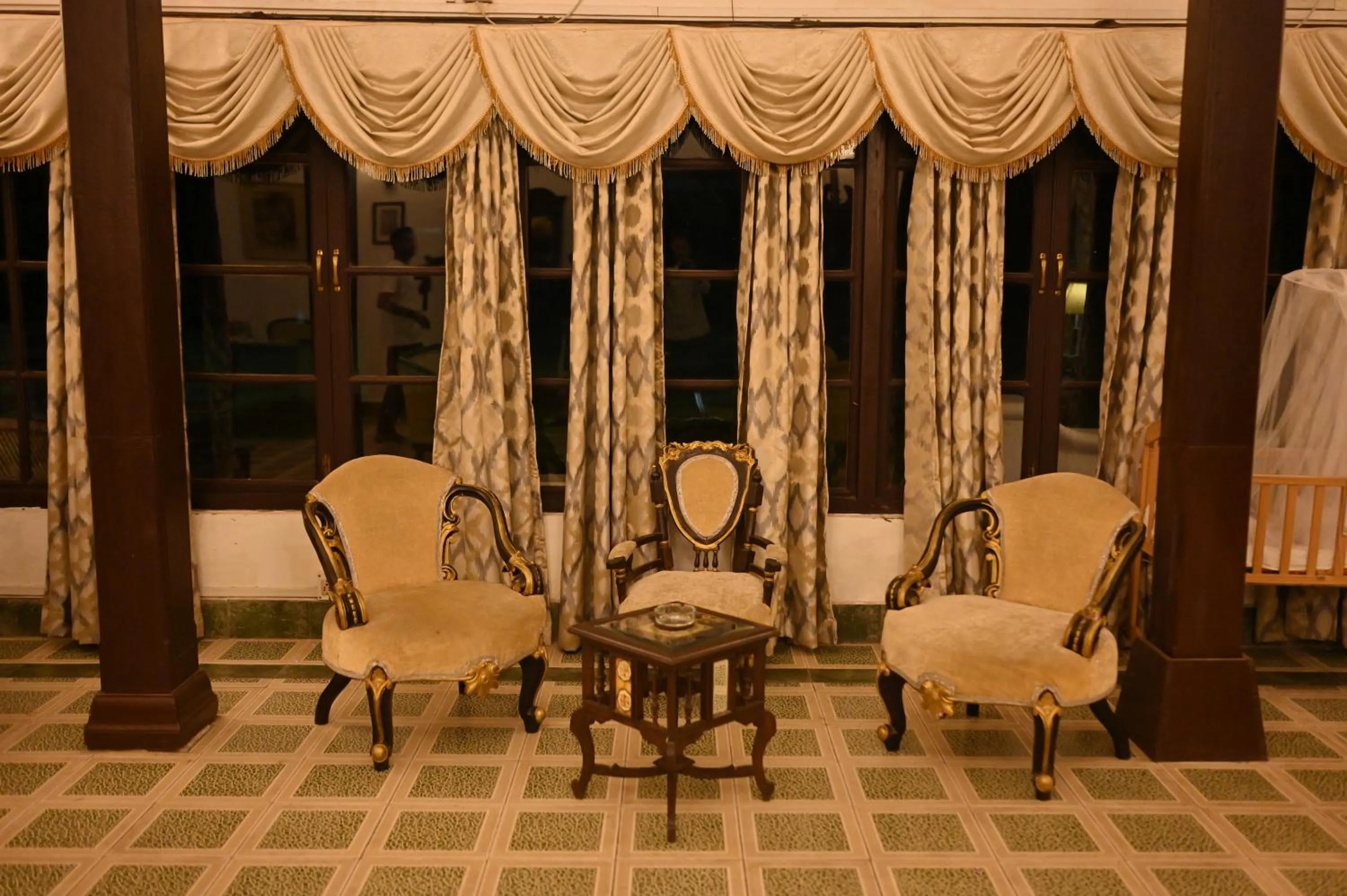 Seating area in Banyan Grove