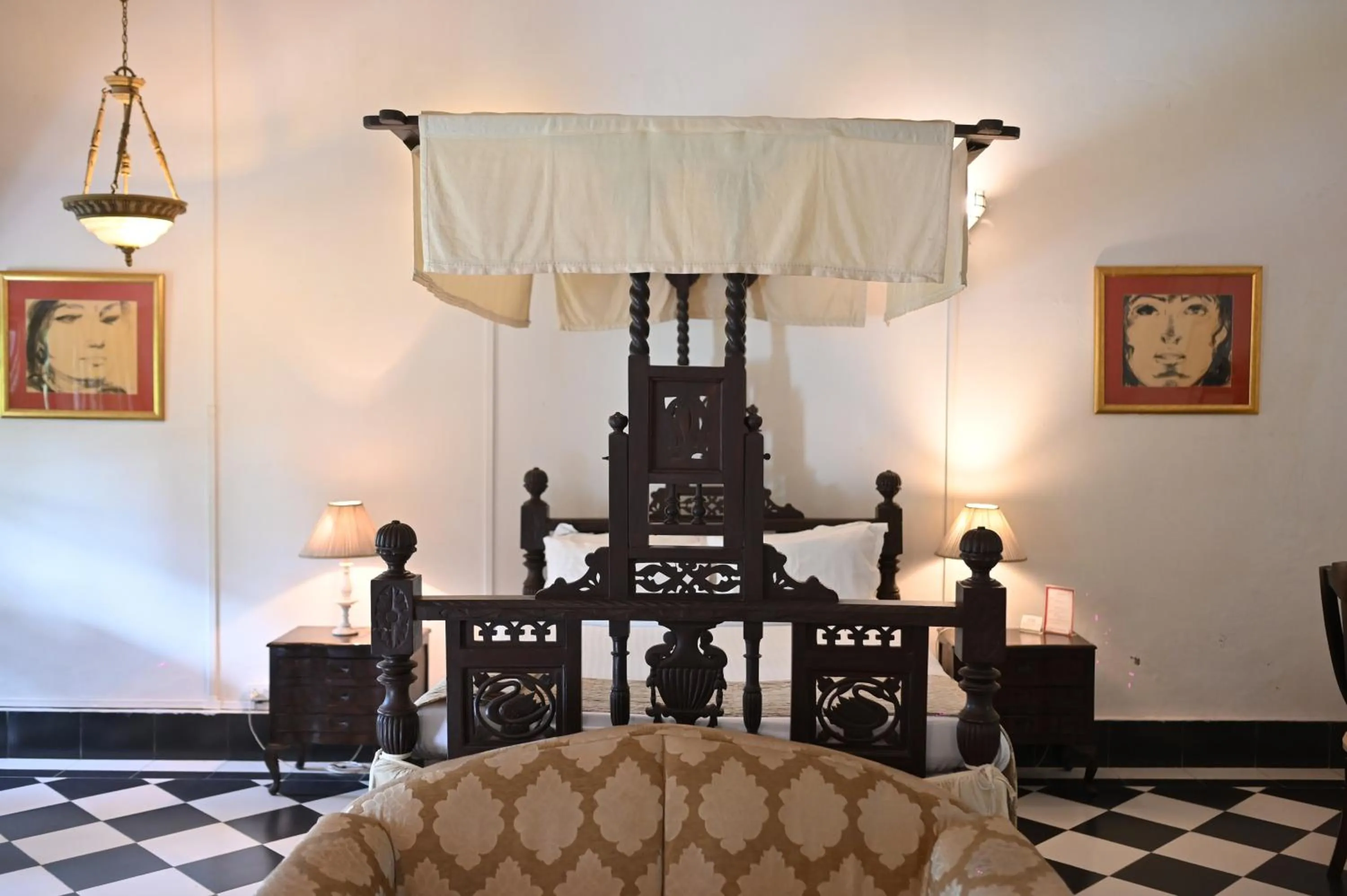 Bed in Banyan Grove