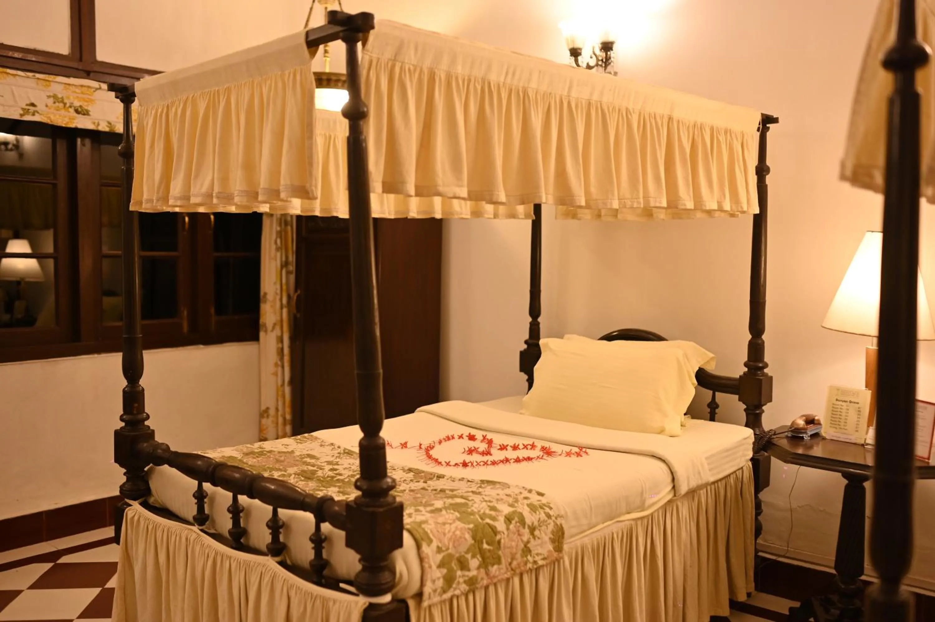 Bed in Banyan Grove