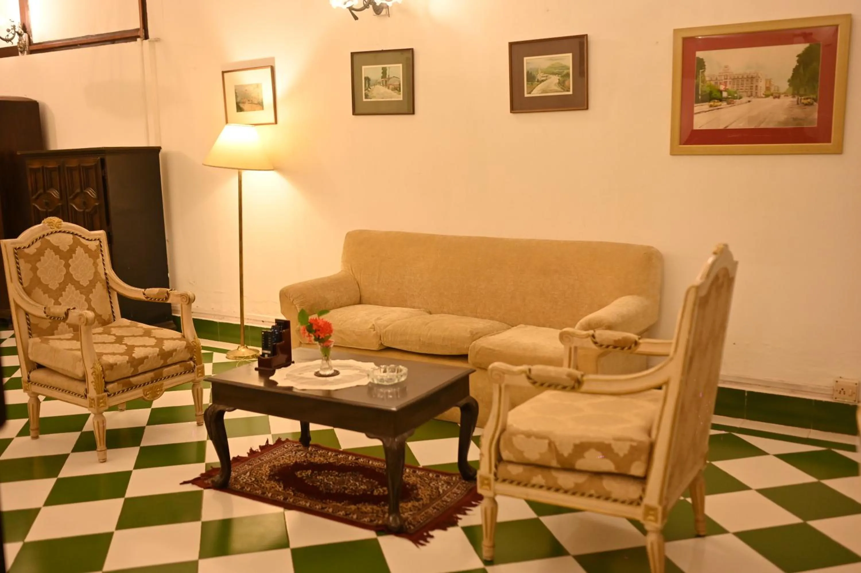 Living room in Banyan Grove