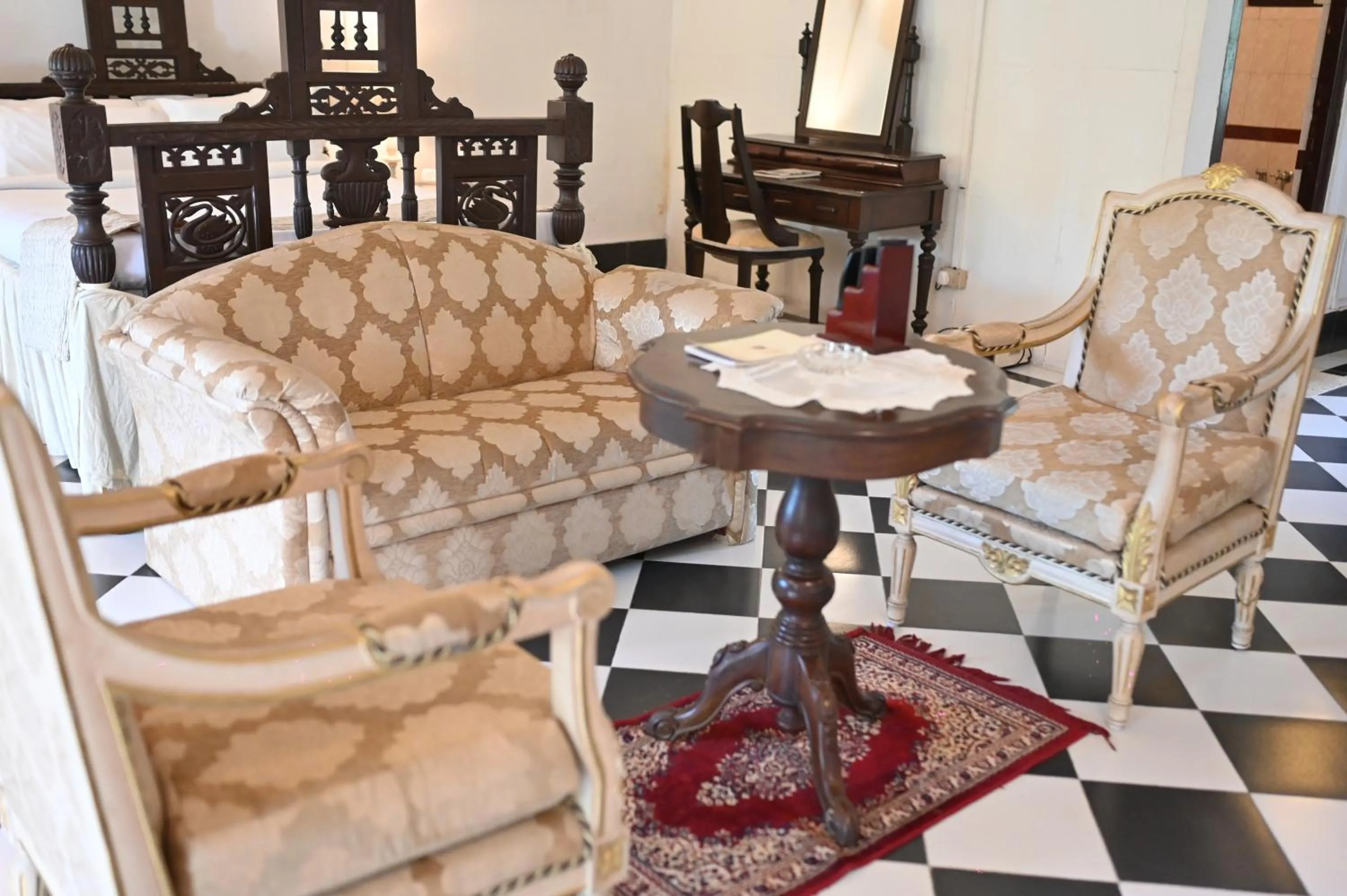 Living room in Banyan Grove