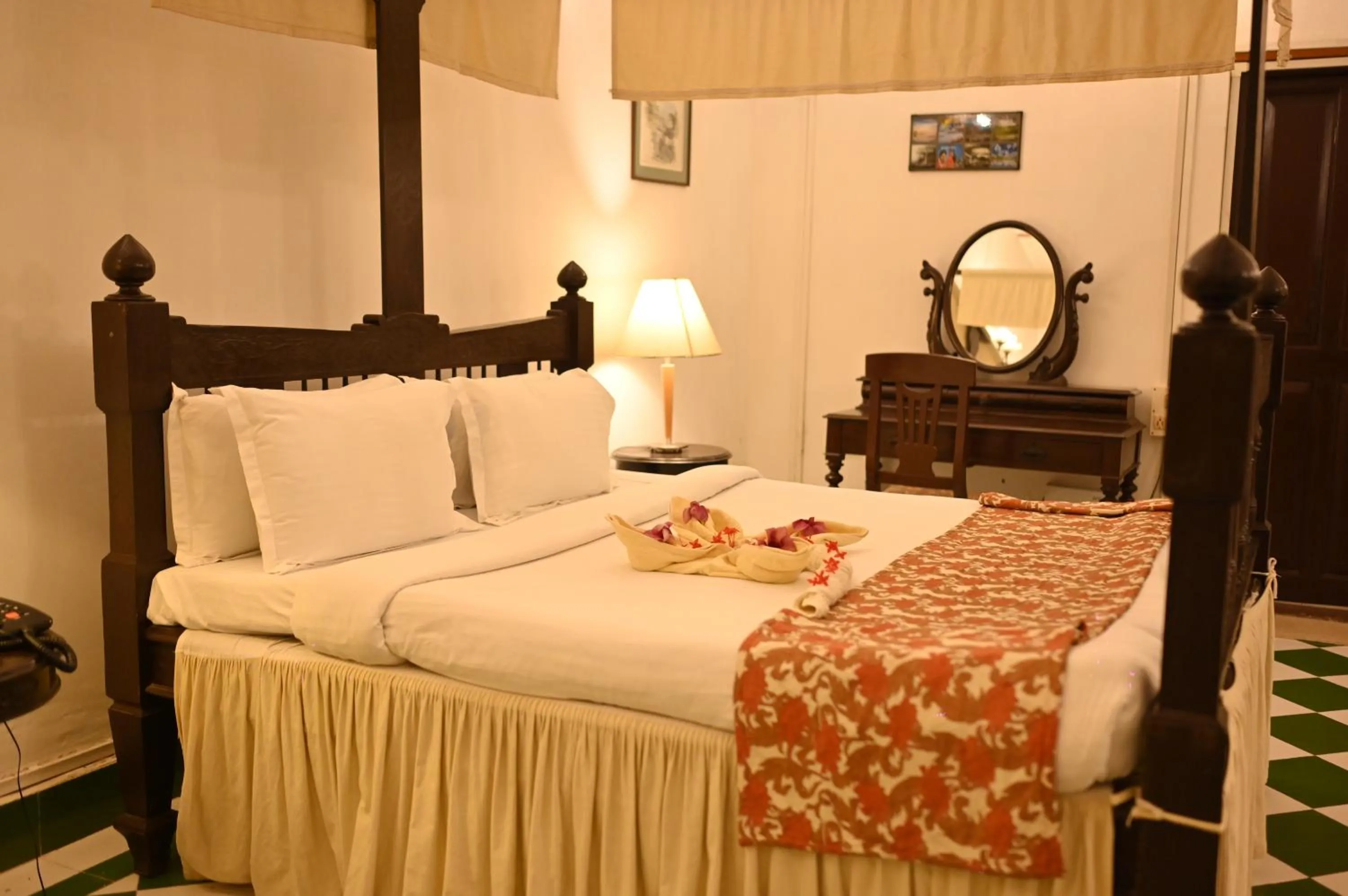Bed in Banyan Grove
