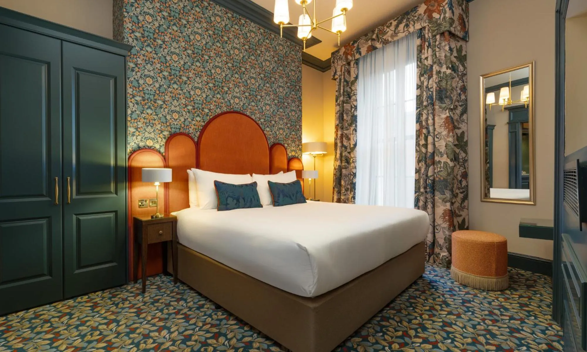 Bedroom, Bed in The Trinity City Hotel