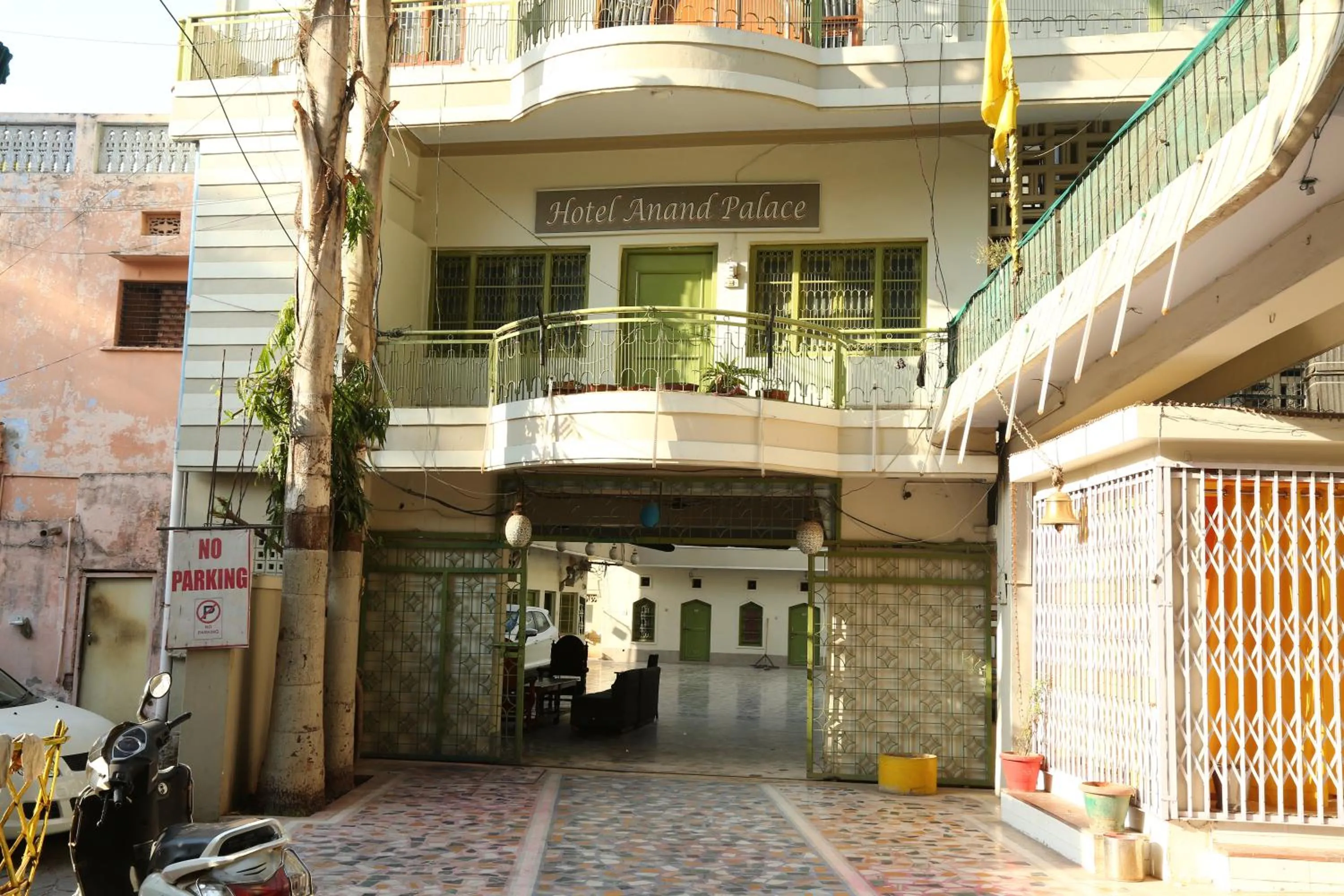 Facade/entrance in Hotel Anand Palace