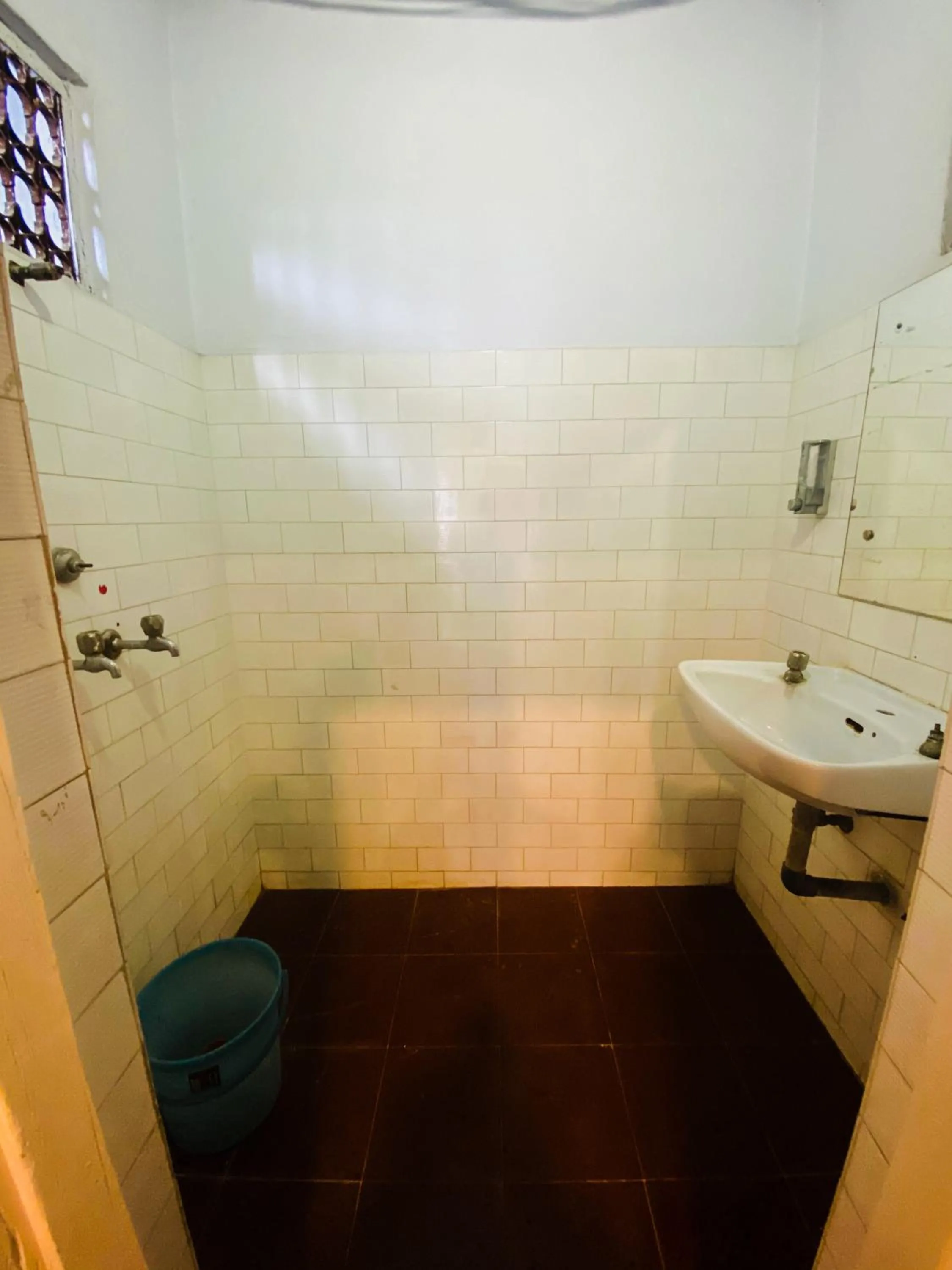 Bathroom in Hotel Anand Palace