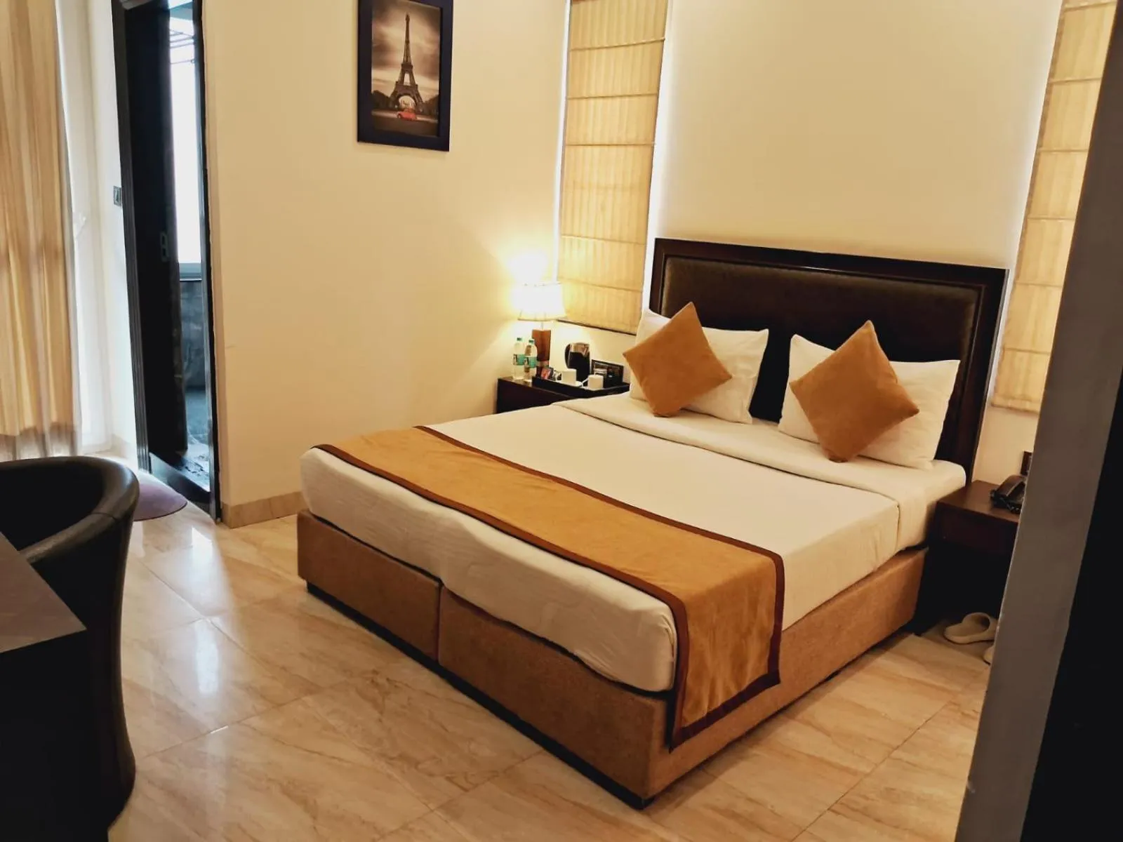 Bedroom, Bed in Anand Bhawan