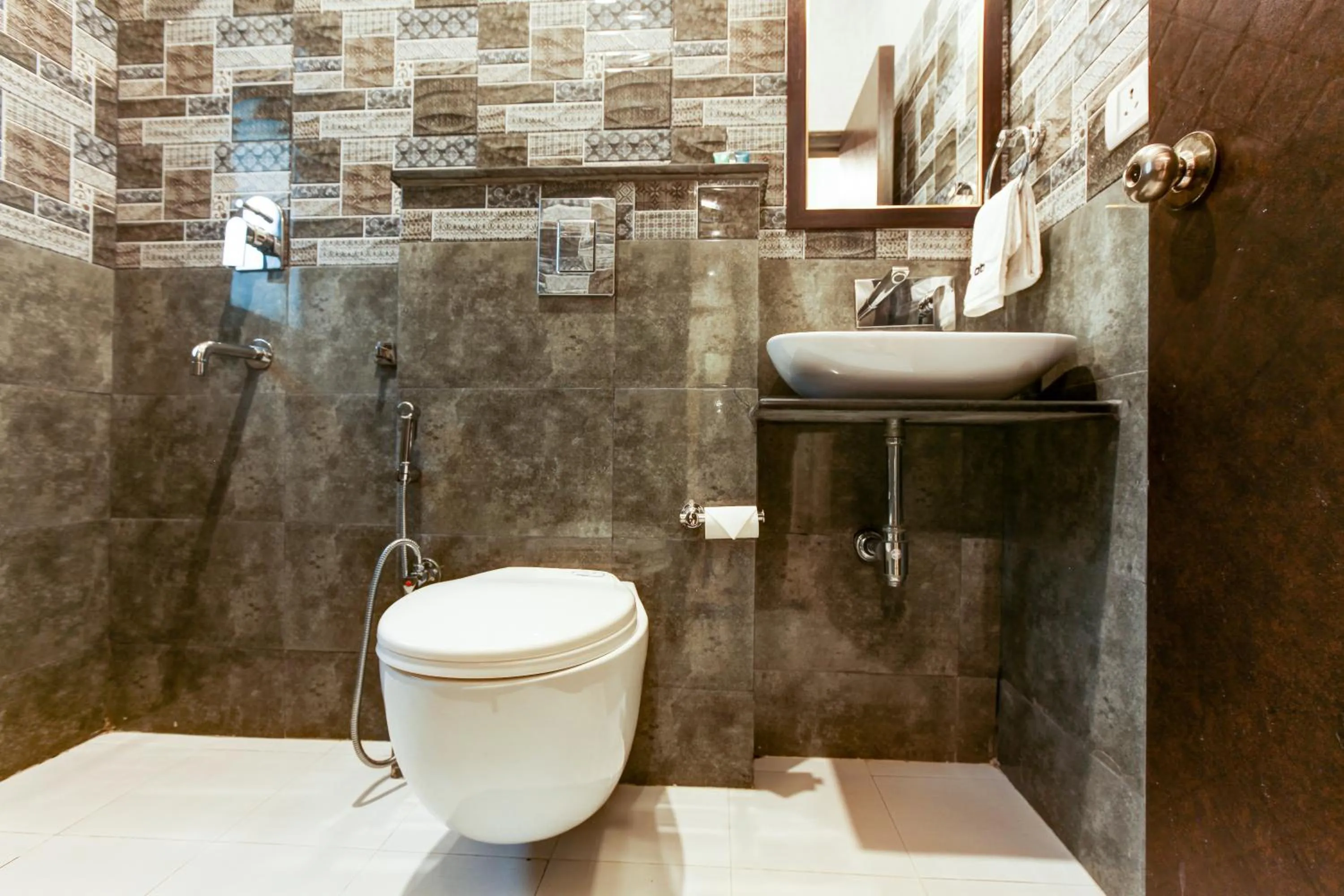 Bathroom in Anand Bhawan