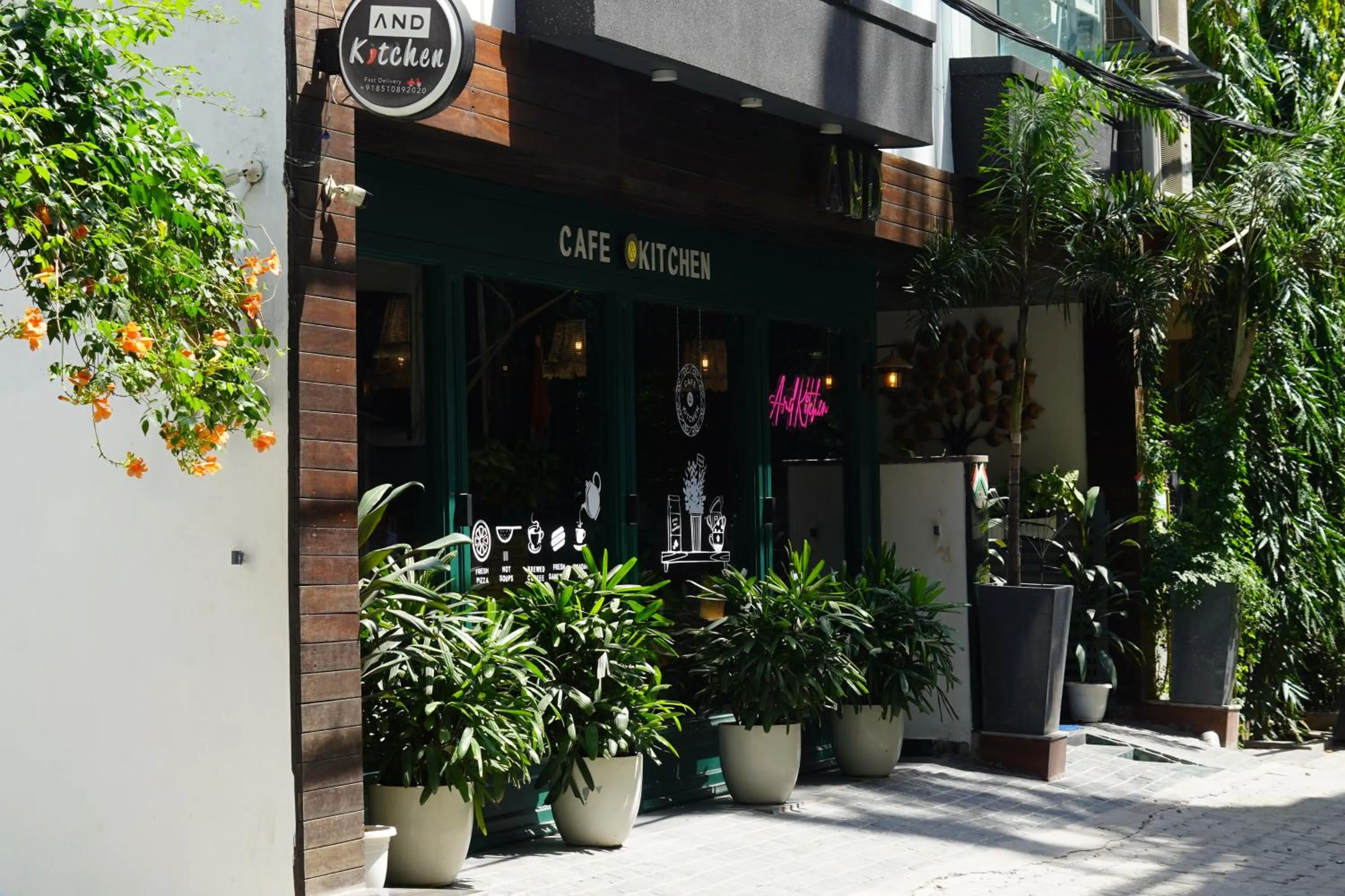 Property building in Anand Bhawan