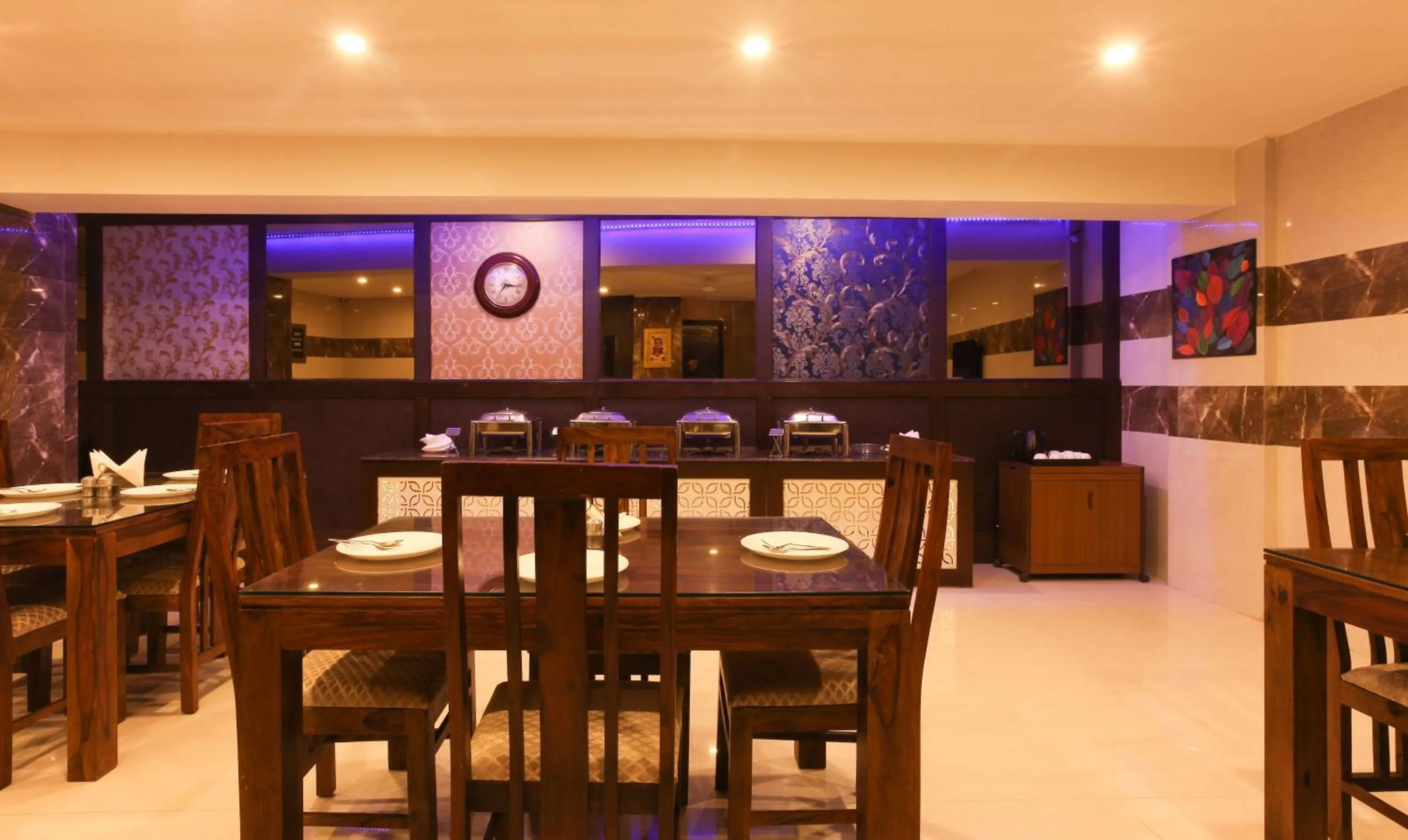 Food and drinks in Anand Bhawan