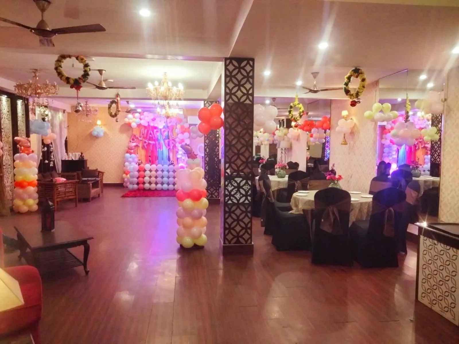 Communal lounge/ TV room in Anand Bhawan