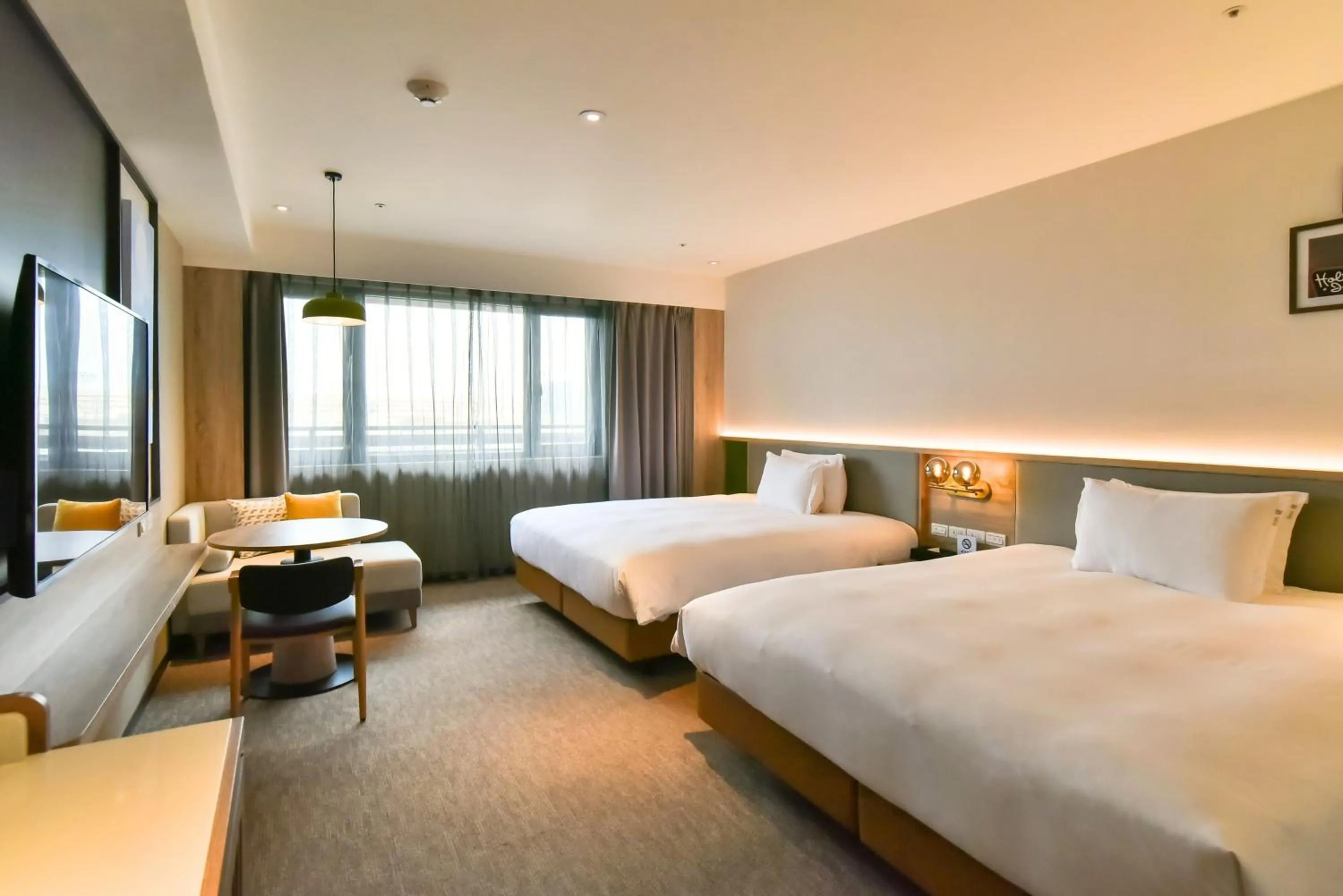 Photo of the whole room, Bed in Holiday Inn Taoyuan Airport by IHG