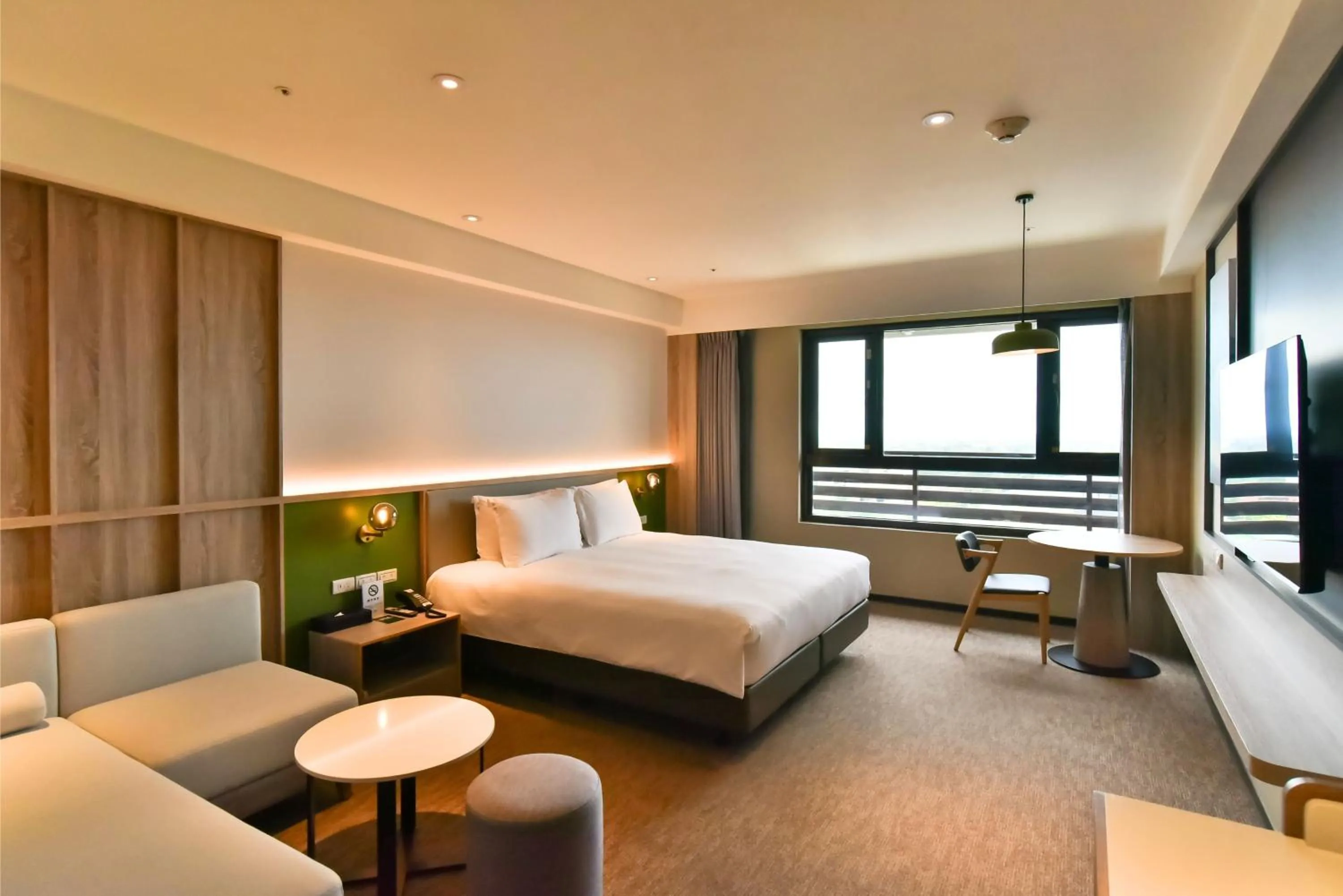 Photo of the whole room, Bed in Holiday Inn Taoyuan Airport by IHG