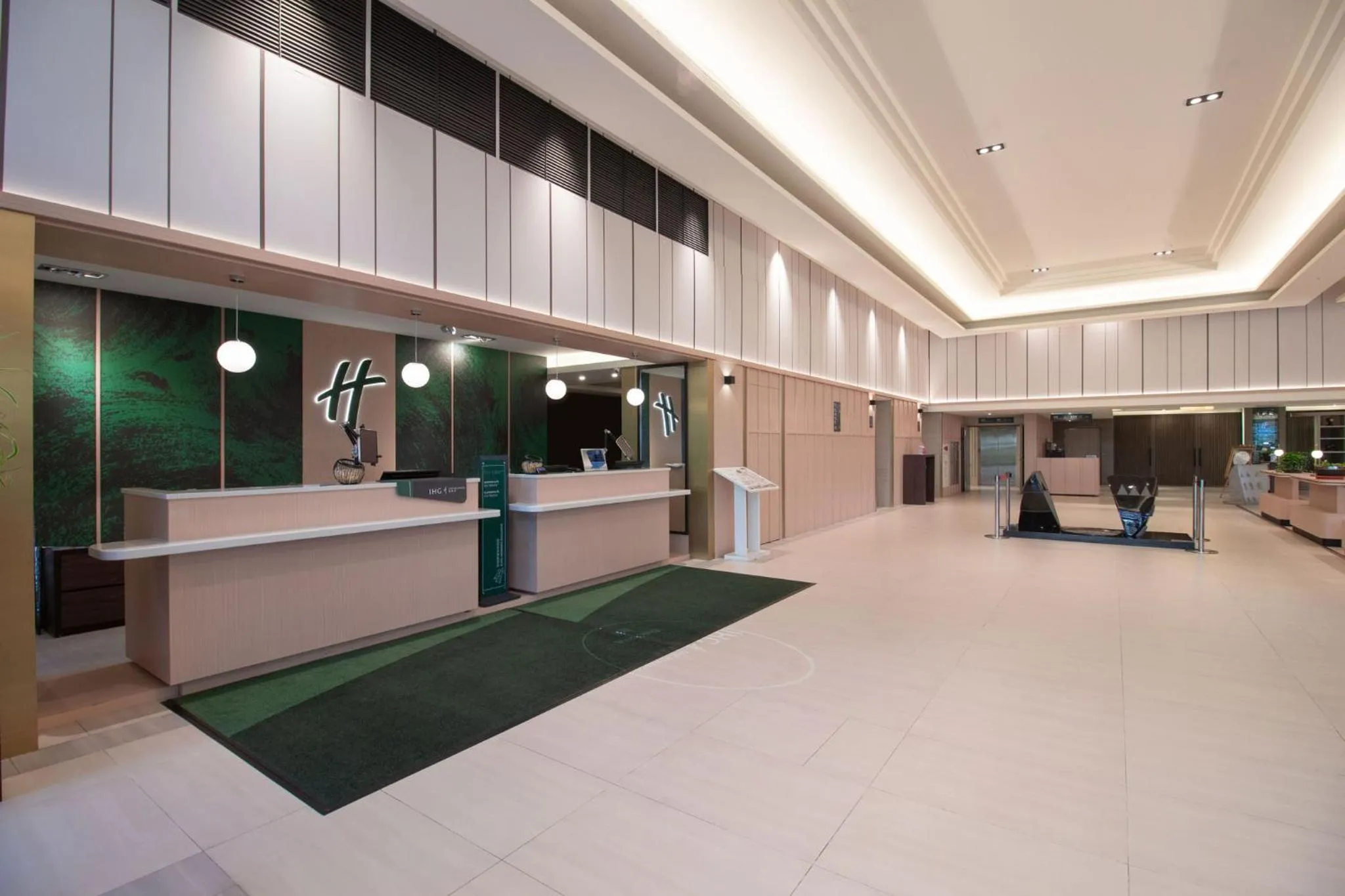 Property building in Holiday Inn Taoyuan Airport by IHG
