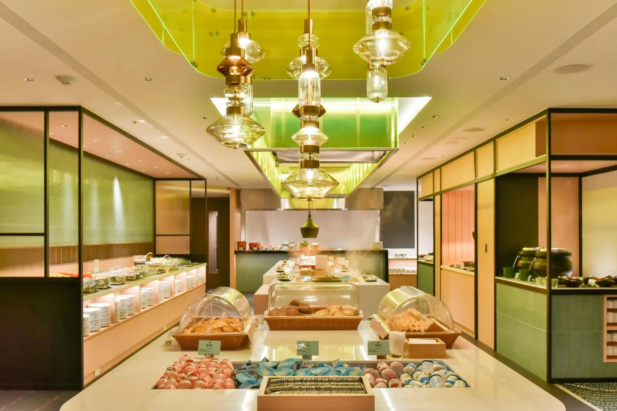 Breakfast in Holiday Inn Taoyuan Airport by IHG