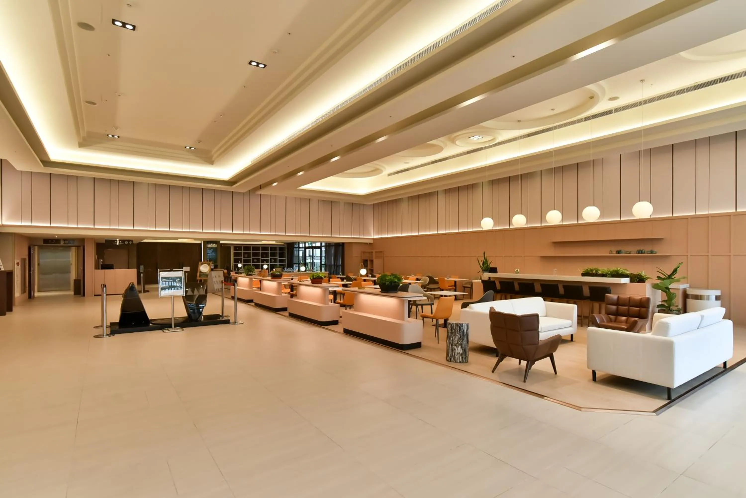 Holiday Inn Taoyuan Airport by IHG