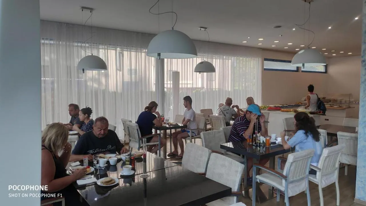 Restaurant/places to eat in Hotel Shipka Beach