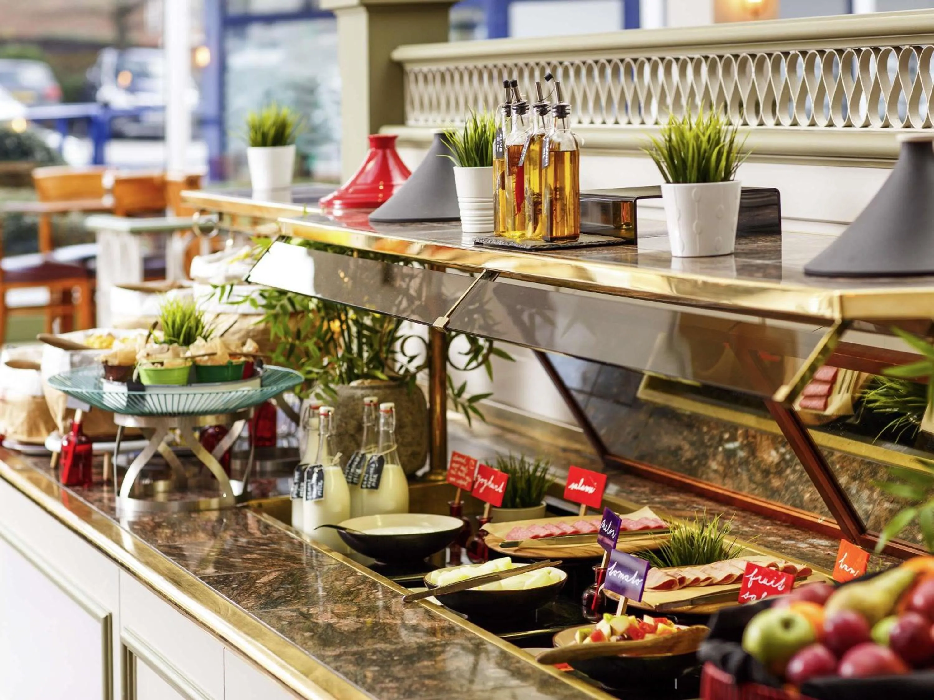 Breakfast in Mercure Birmingham West Hotel