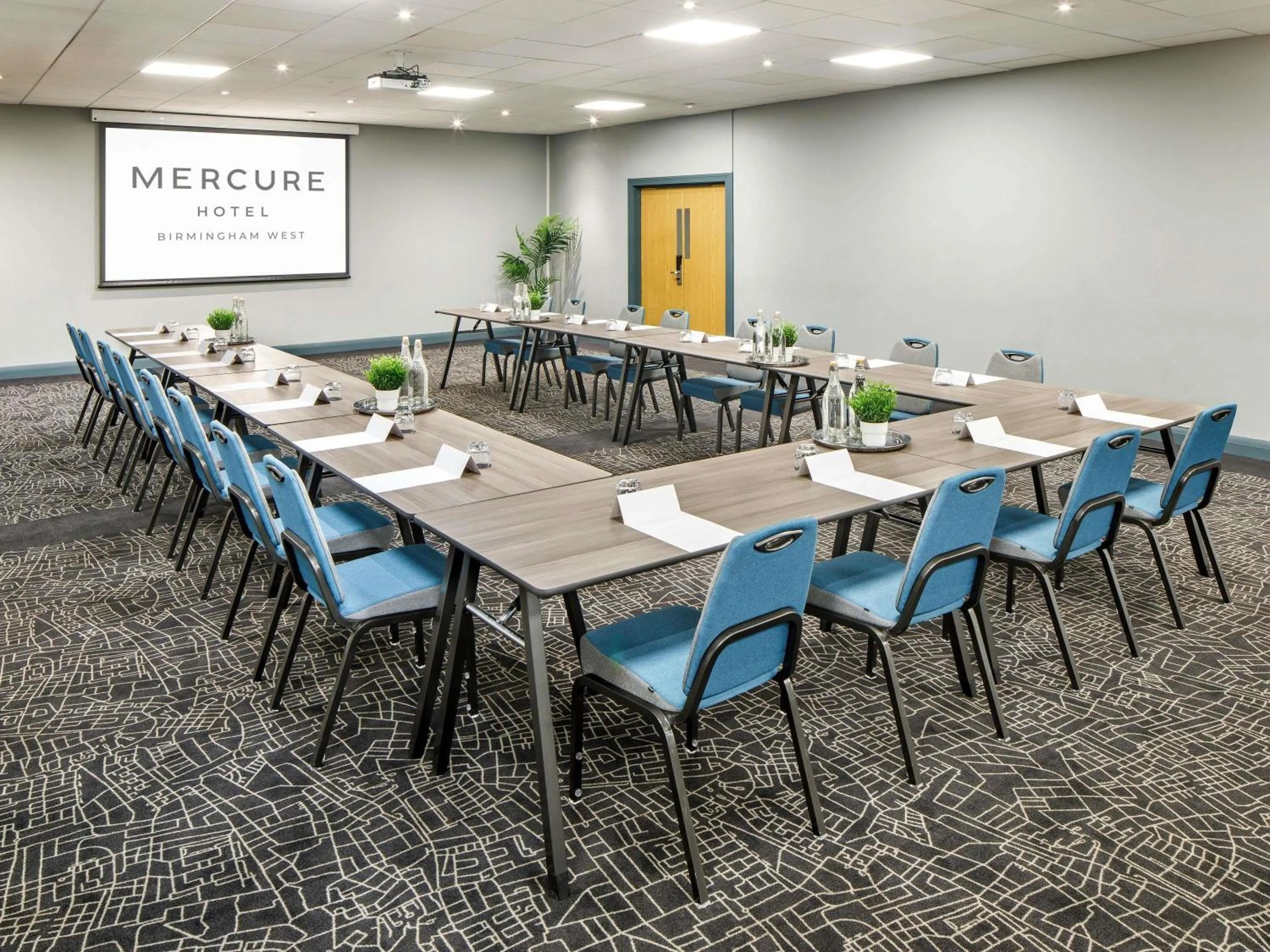 Meeting/conference room in Mercure Birmingham West Hotel