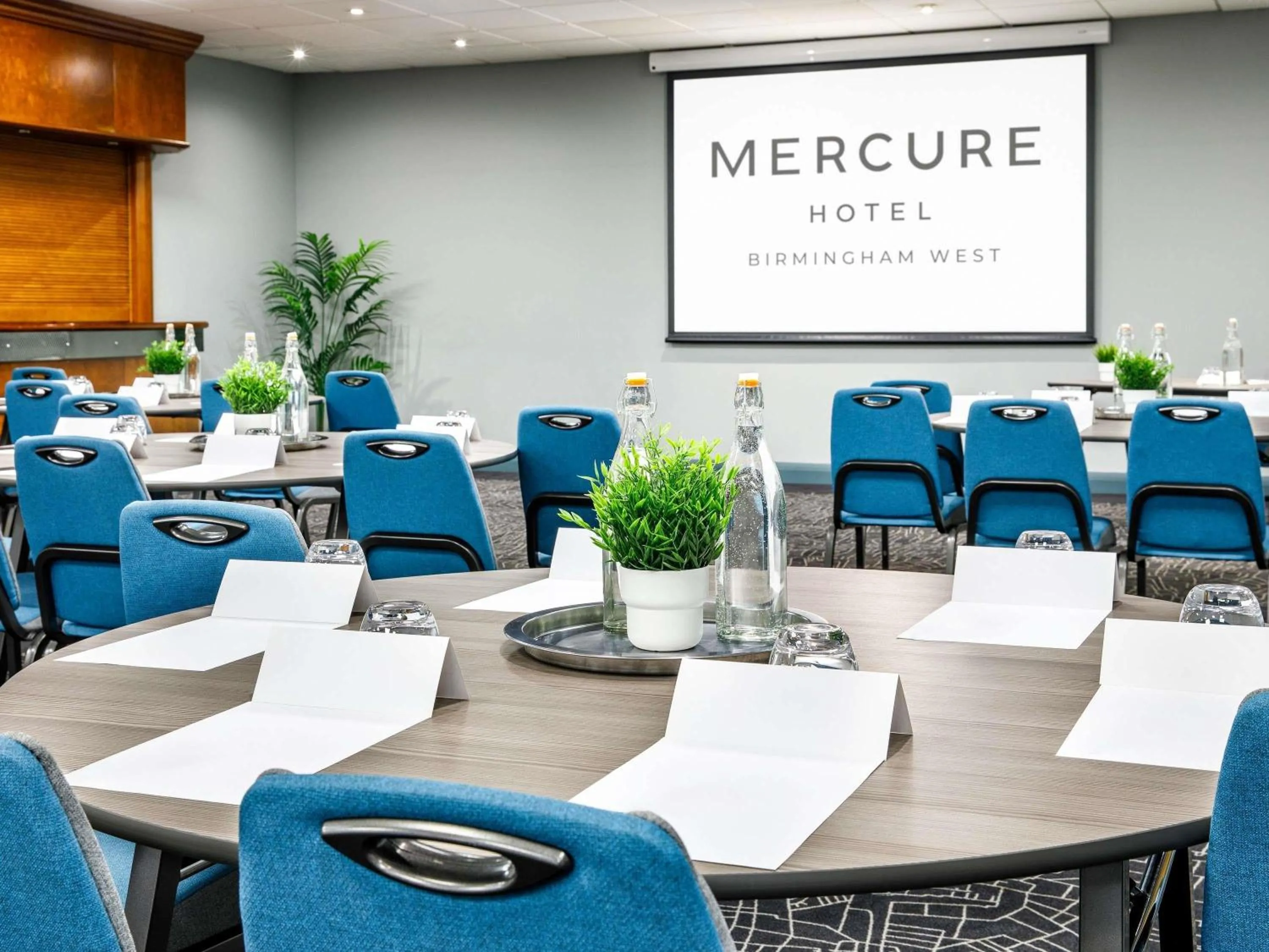 Meeting/conference room in Mercure Birmingham West Hotel