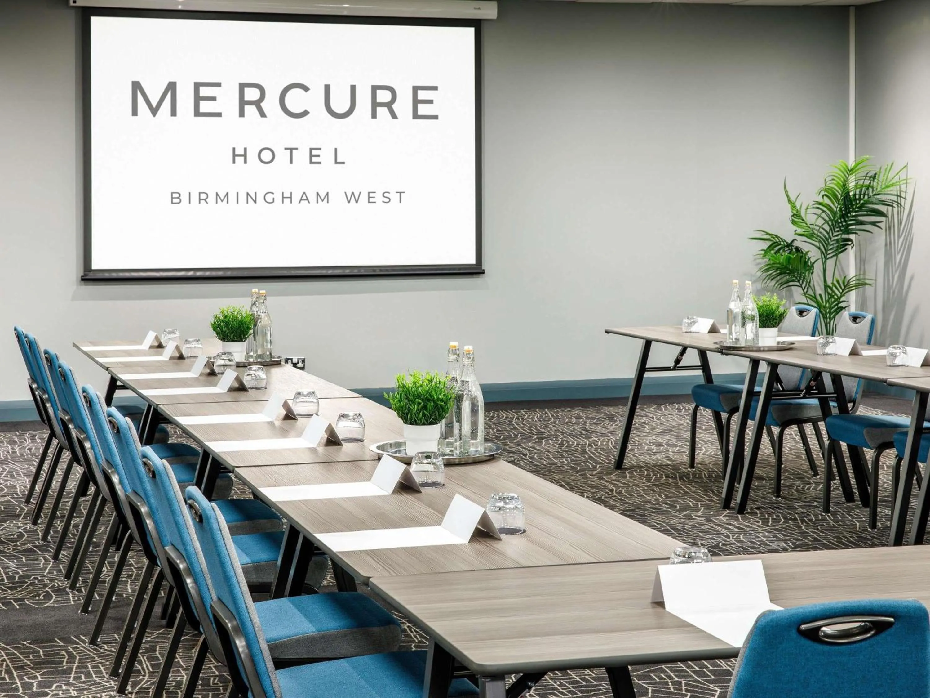 Meeting/conference room in Mercure Birmingham West Hotel