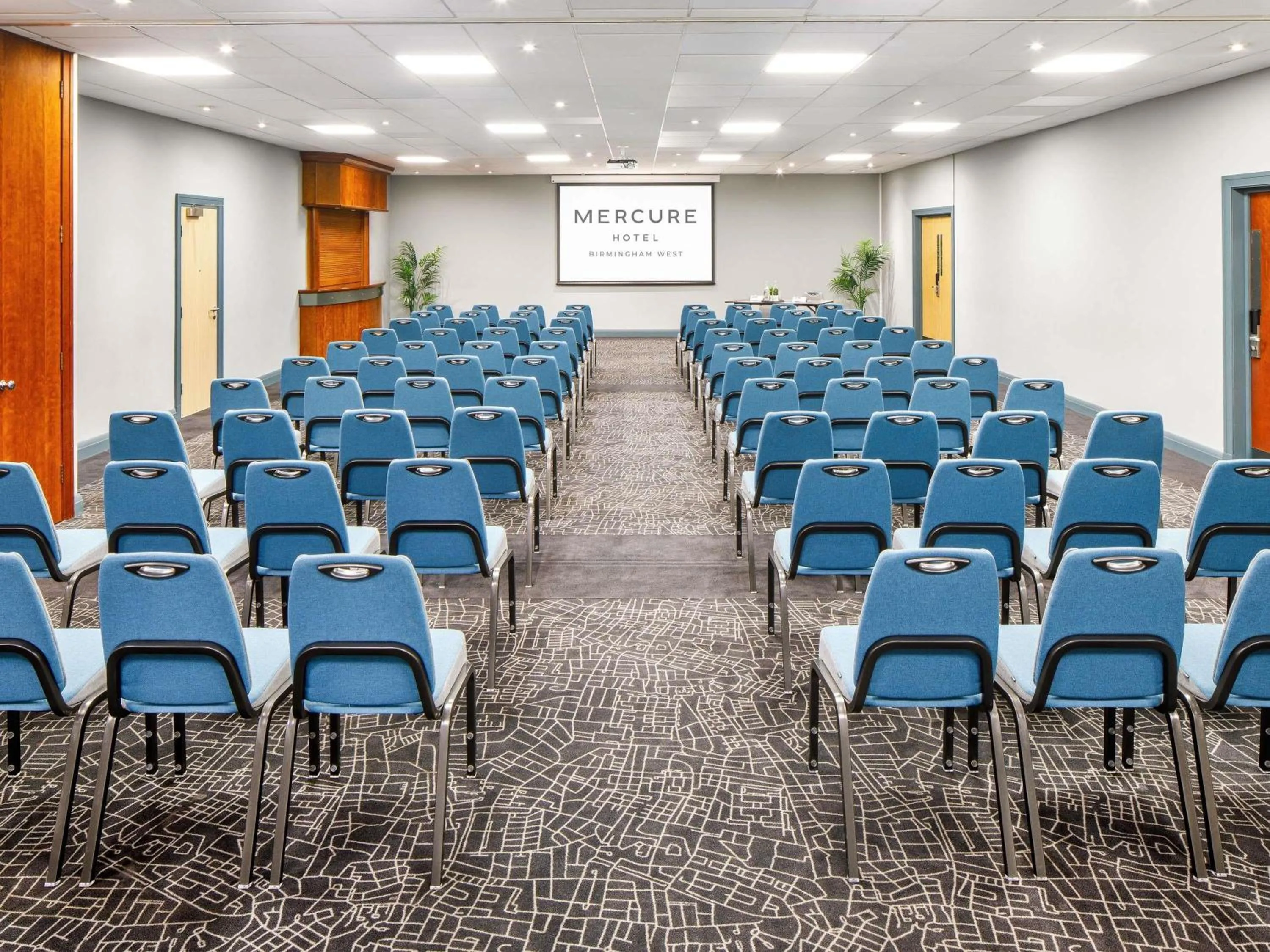 Meeting/conference room in Mercure Birmingham West Hotel