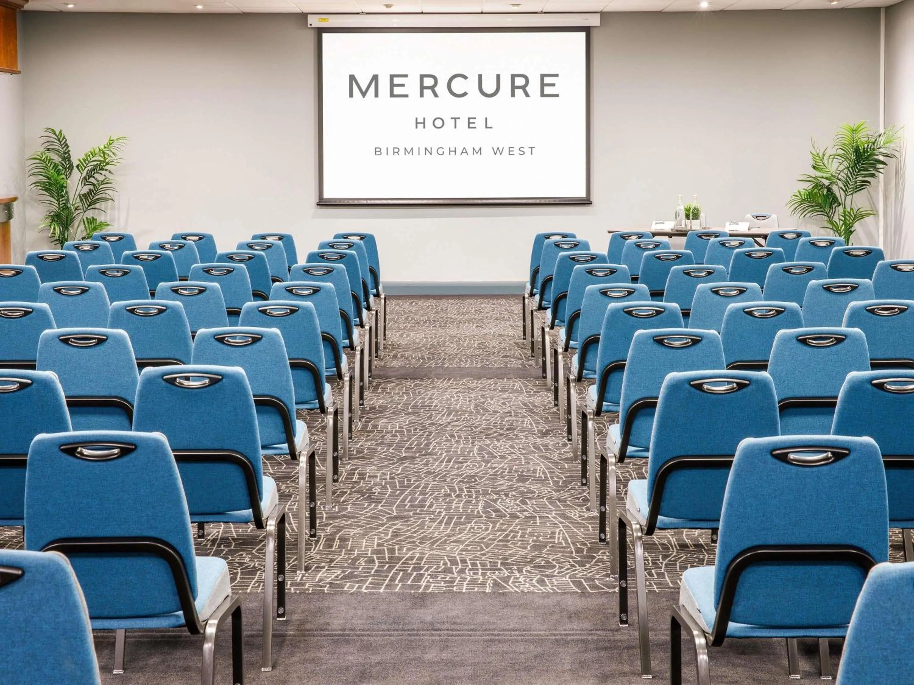 Meeting/conference room in Mercure Birmingham West Hotel