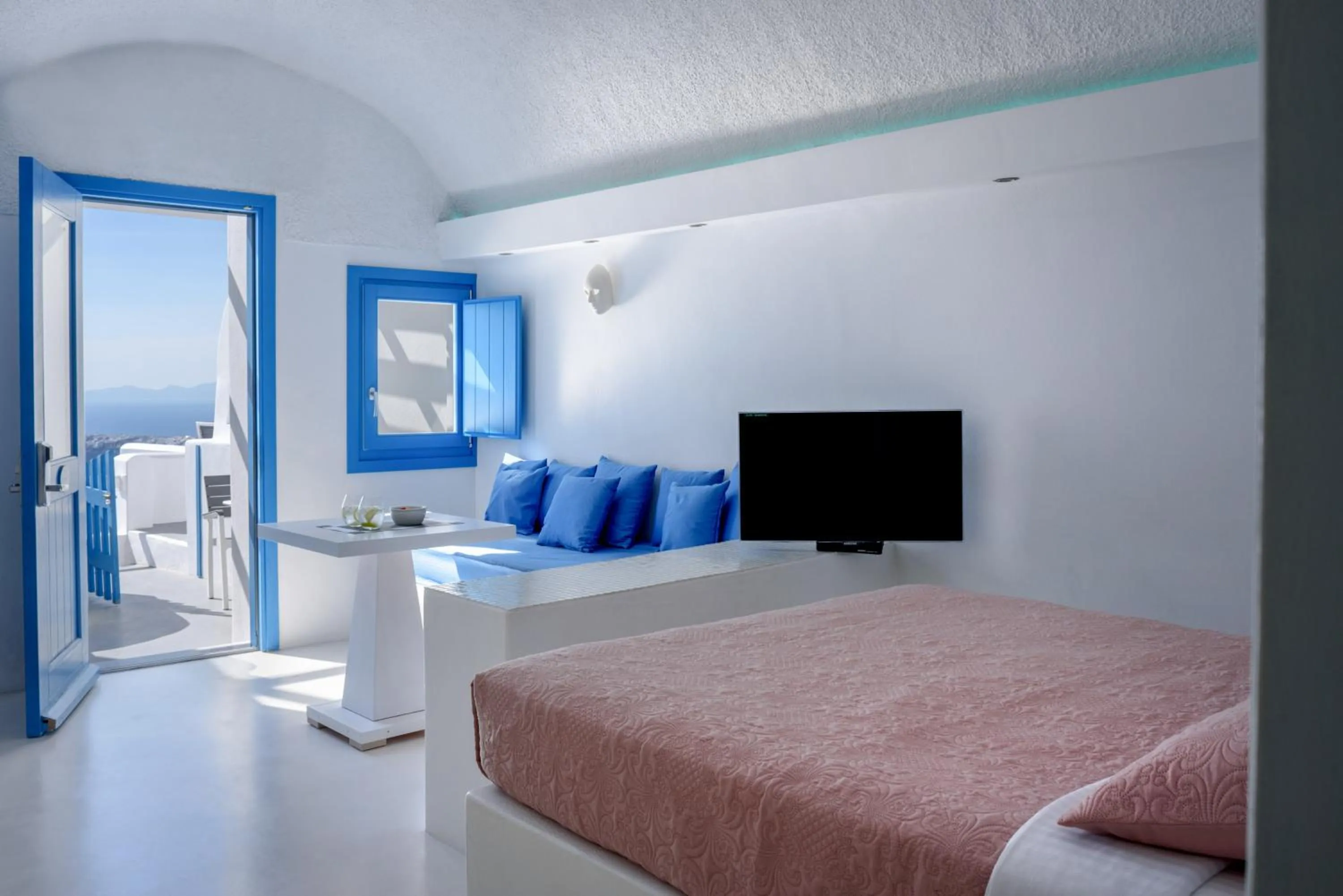 Bedroom, Bed in Abyssanto Suites and Spa