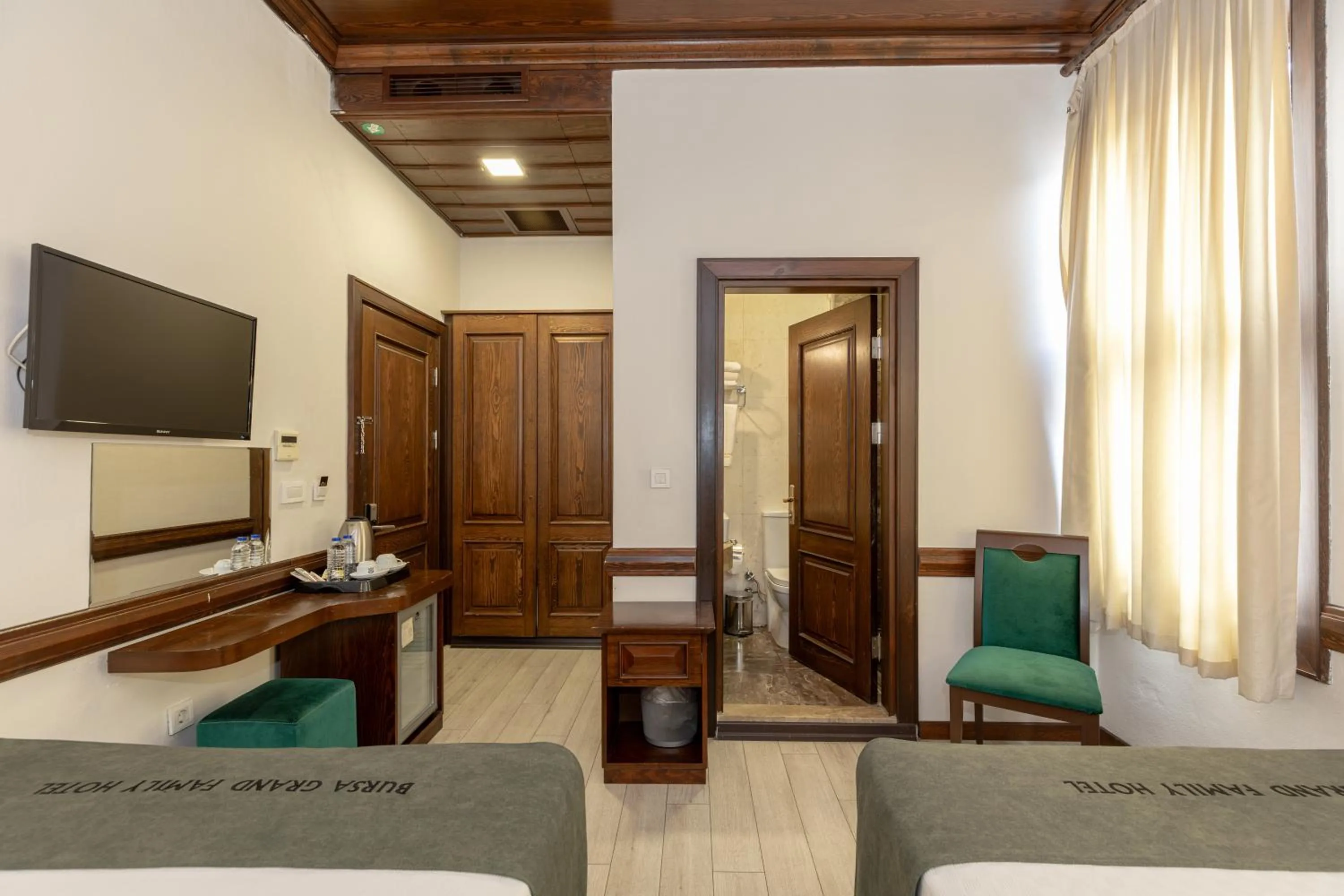 TV and multimedia, Bed in Bursa Grand Family HOTEL