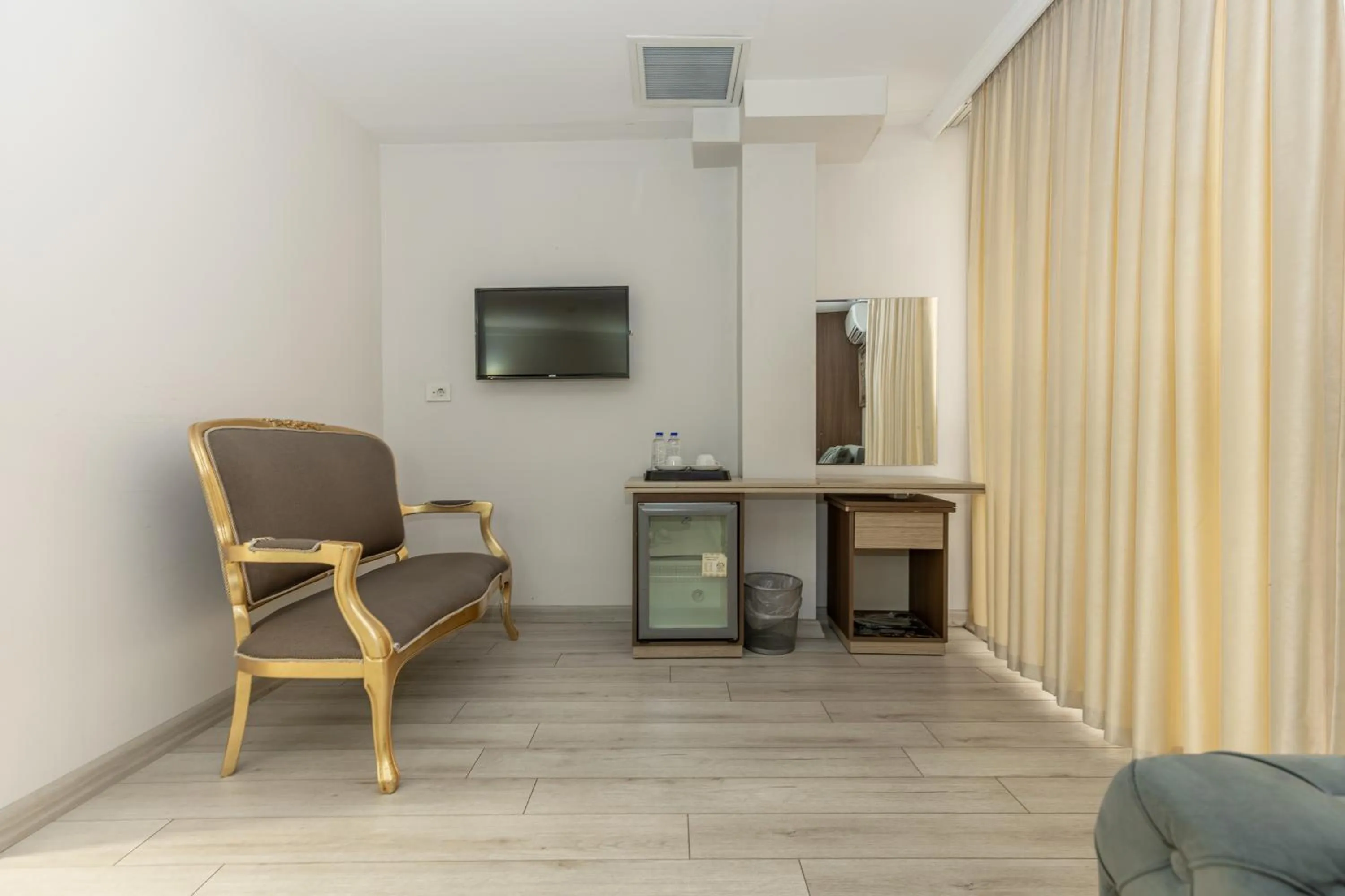 TV and multimedia in Bursa Grand Family HOTEL