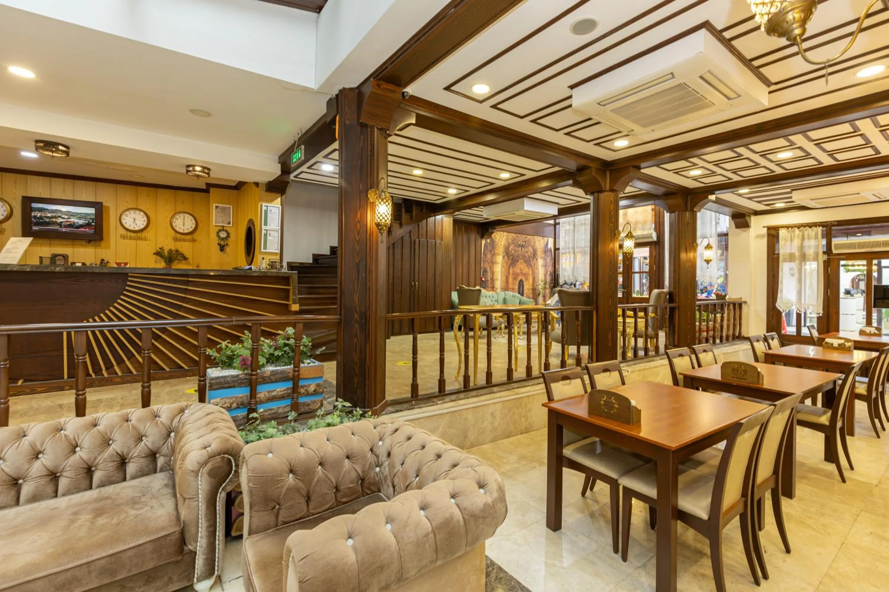 Seating area in Bursa Grand Family HOTEL