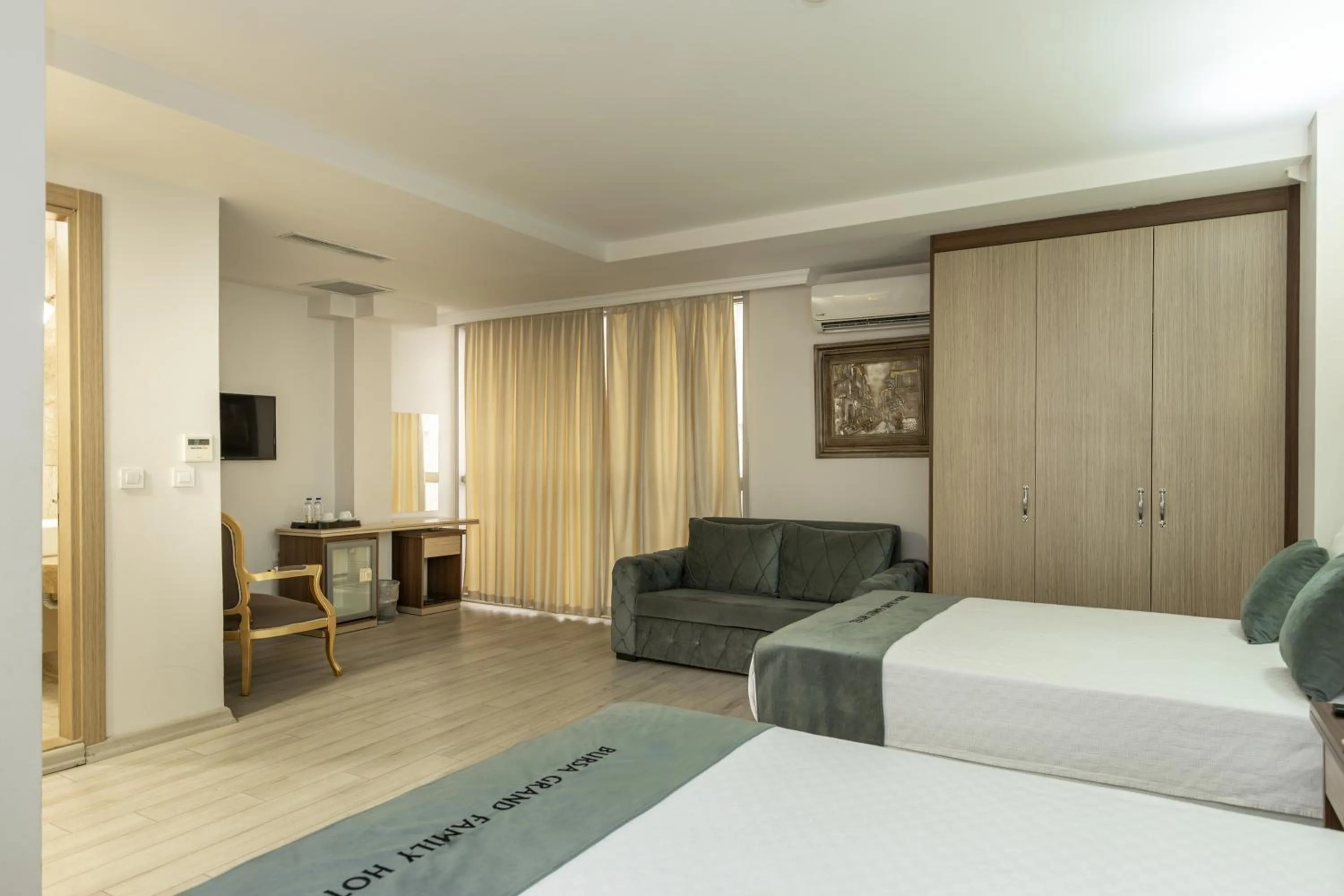 TV and multimedia, Bed in Bursa Grand Family HOTEL