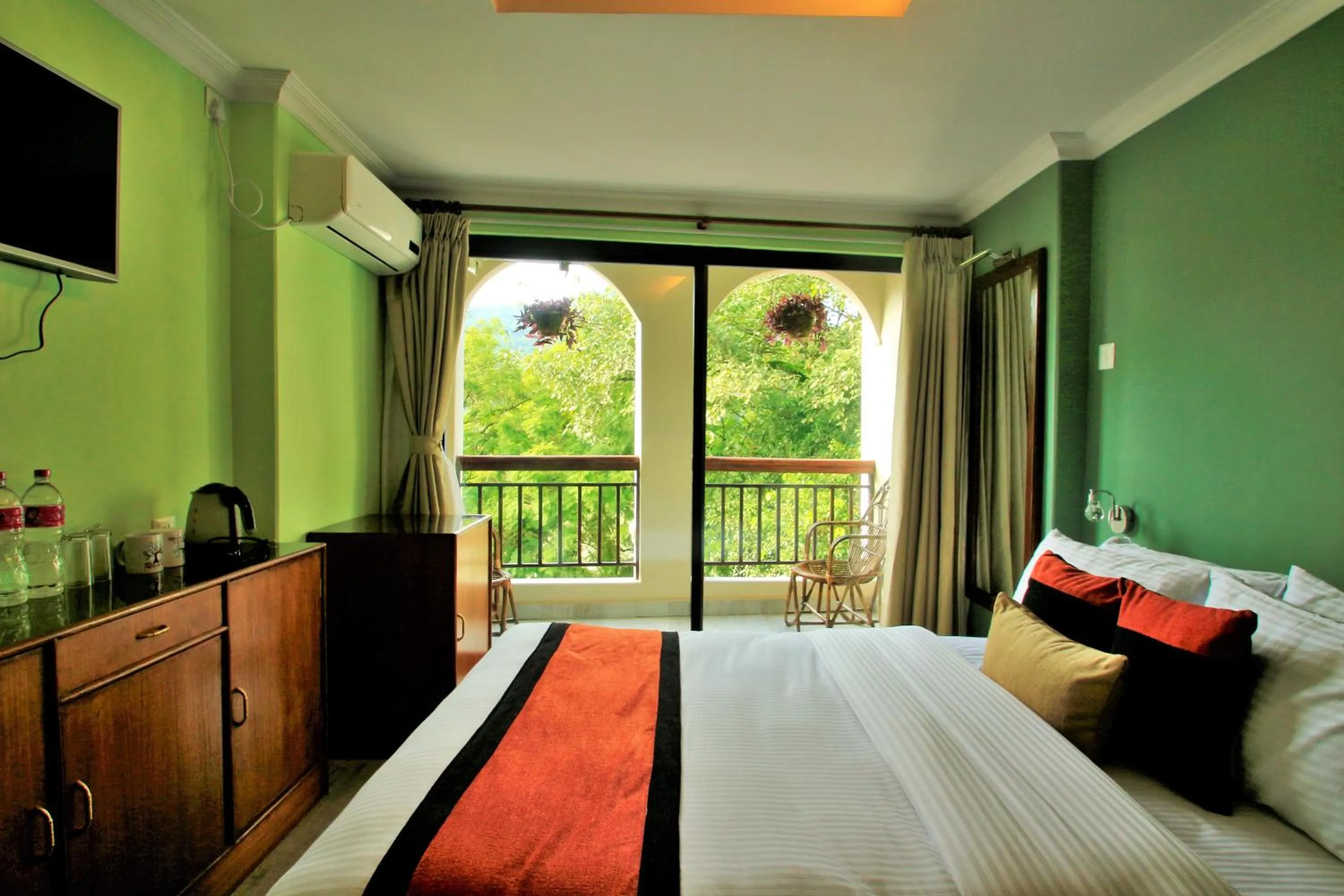 Bedroom, Bed in Hotel Raniban Arcade