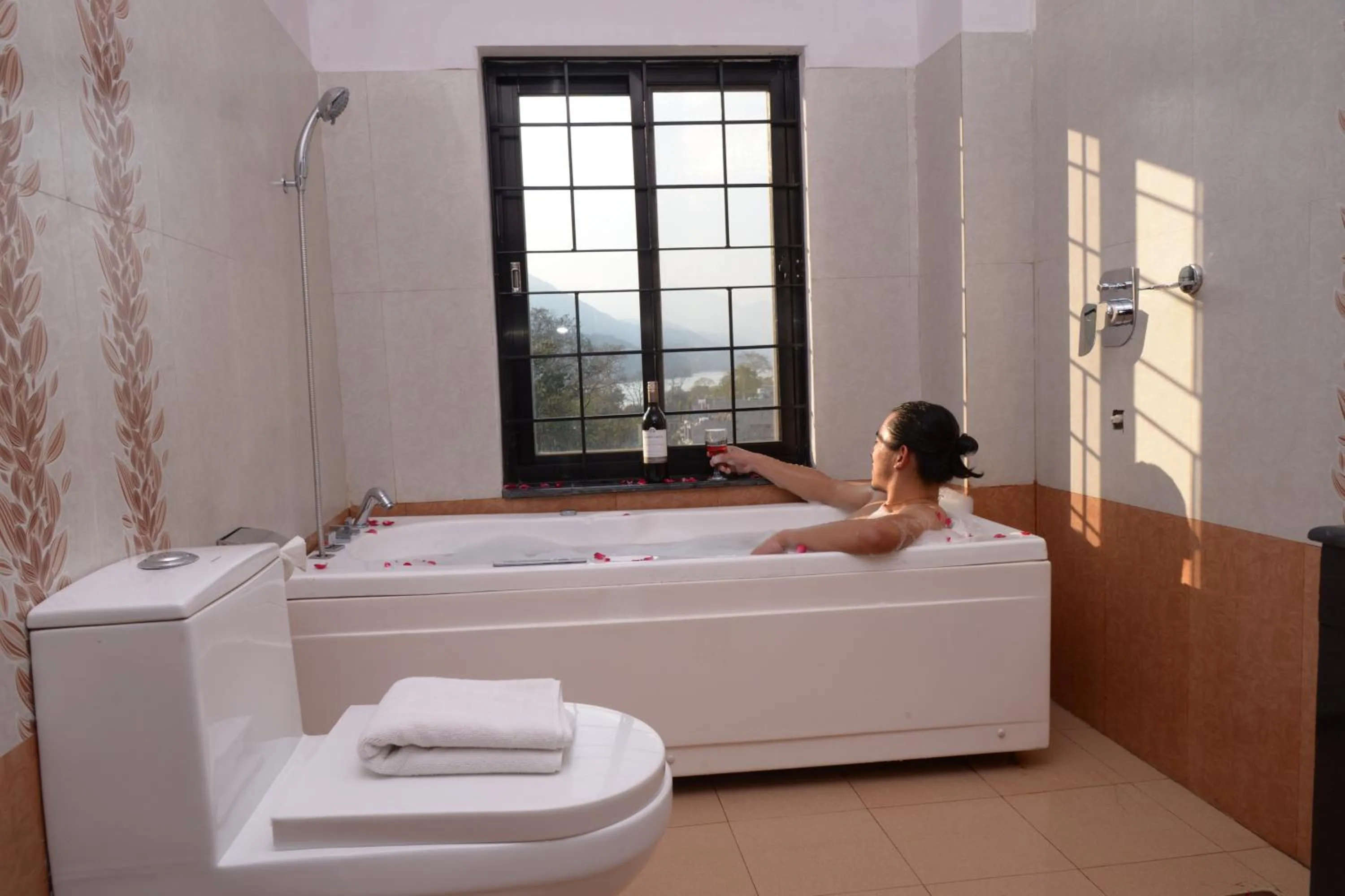 Bathroom in Hotel Raniban Arcade