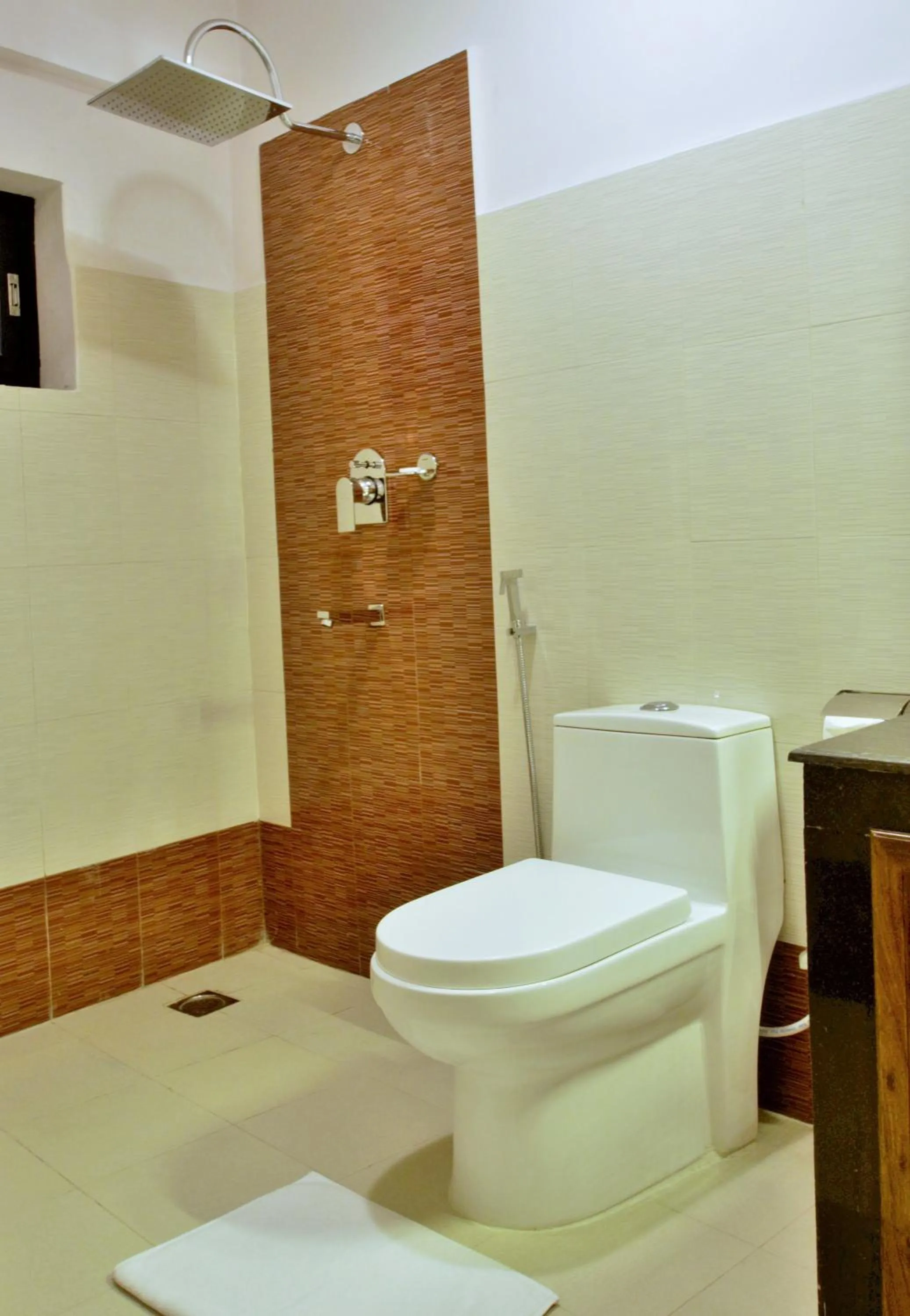 Bathroom in Hotel Raniban Arcade