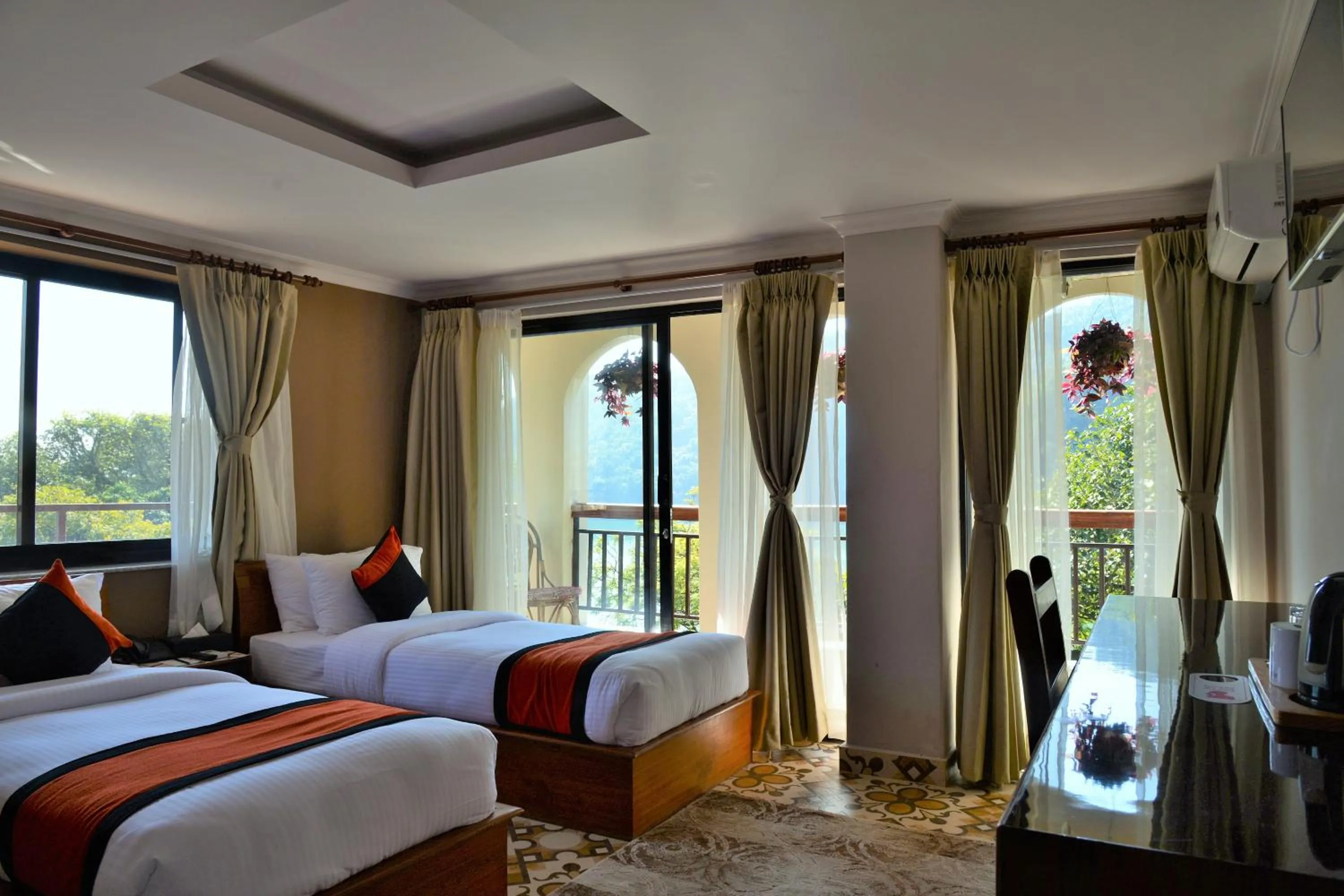 Bedroom, Bed in Hotel Raniban Arcade