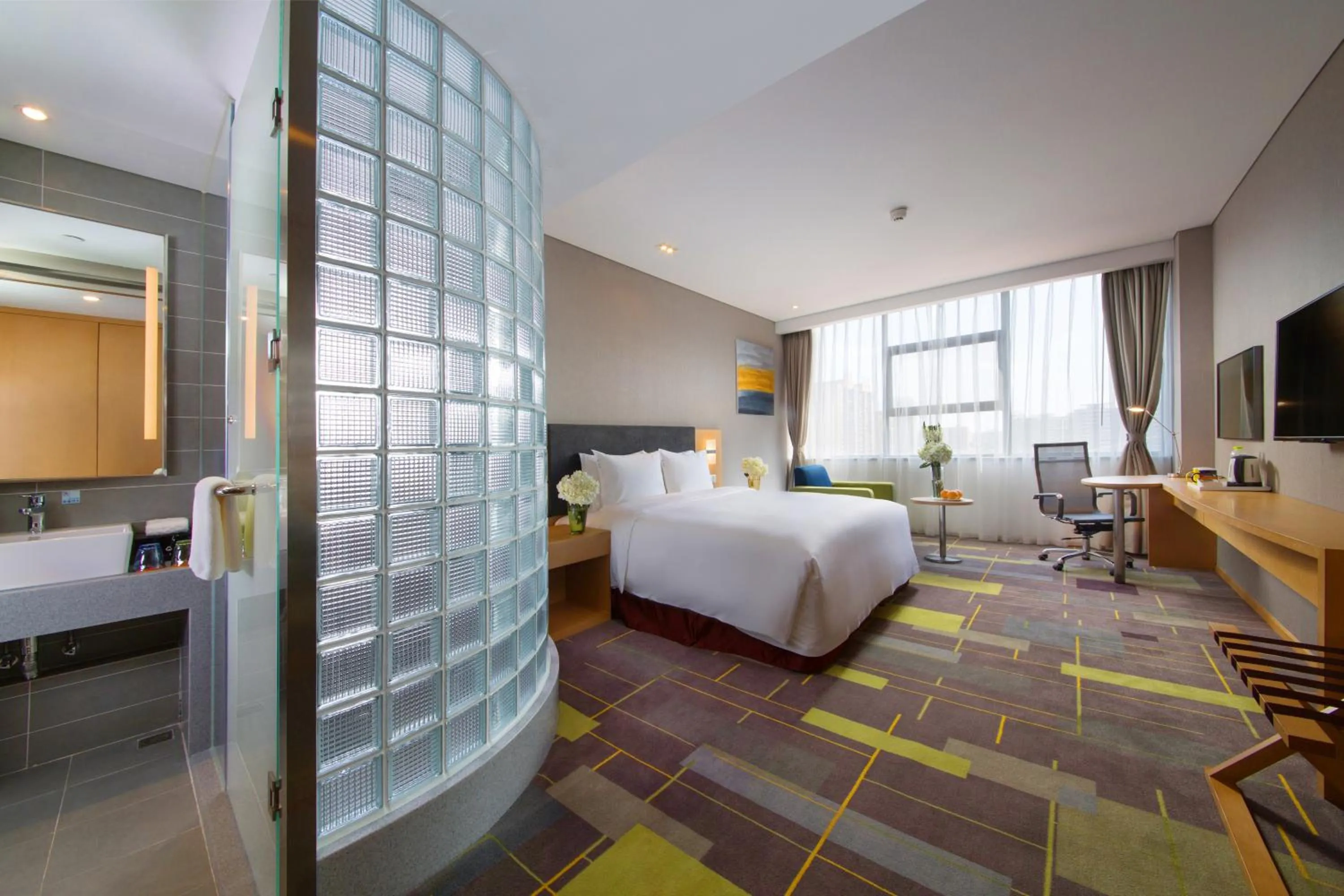 Photo of the whole room in Holiday Inn Express Chengdu Dafeng, an IHG Hotel