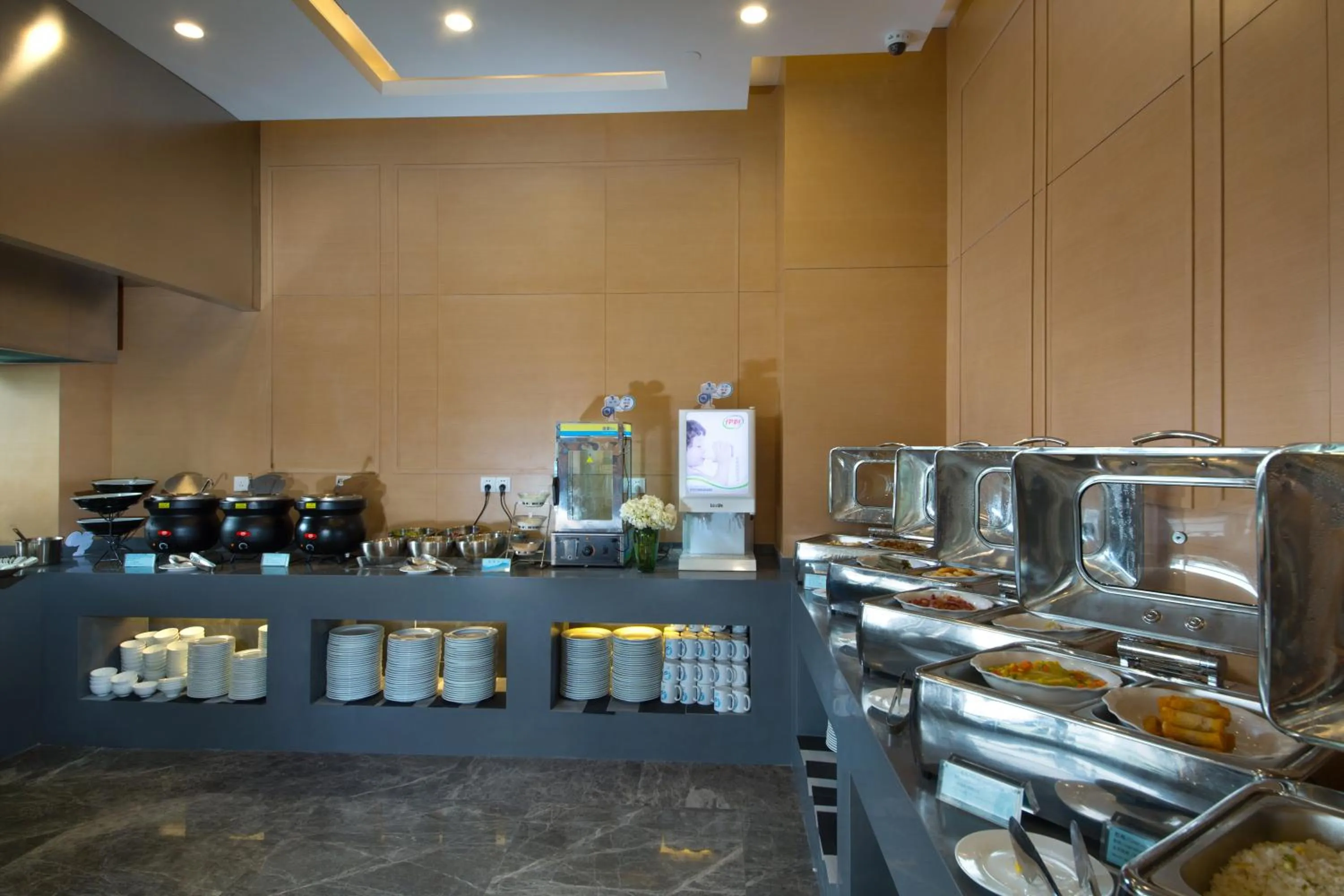 Restaurant/places to eat in Holiday Inn Express Chengdu Dafeng, an IHG Hotel